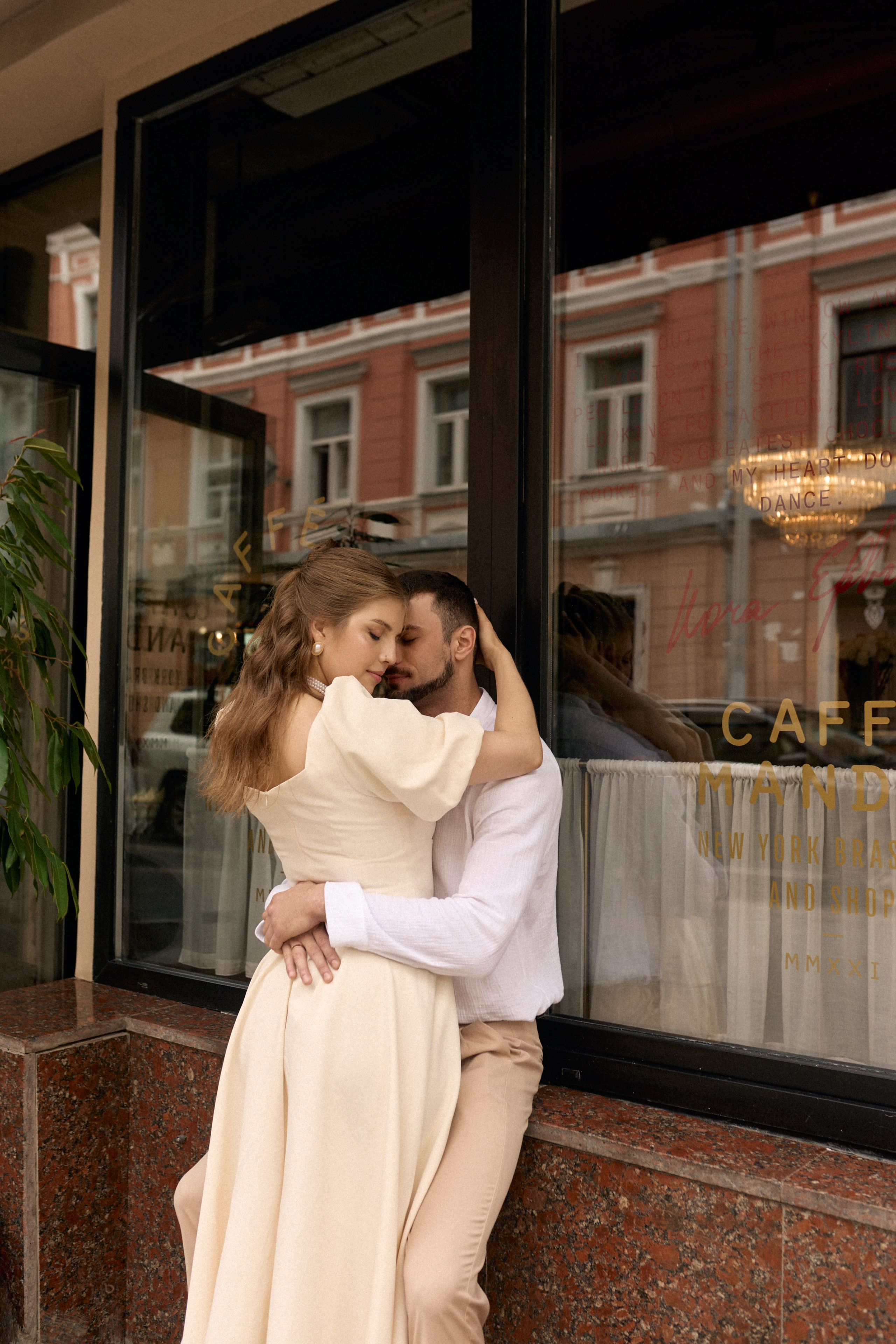 Свадебная Фотосессия в Грибоедовском загсе. Сестры Карабаза. Фотографы и ретушеры в Москве и Санкт-Петербурге