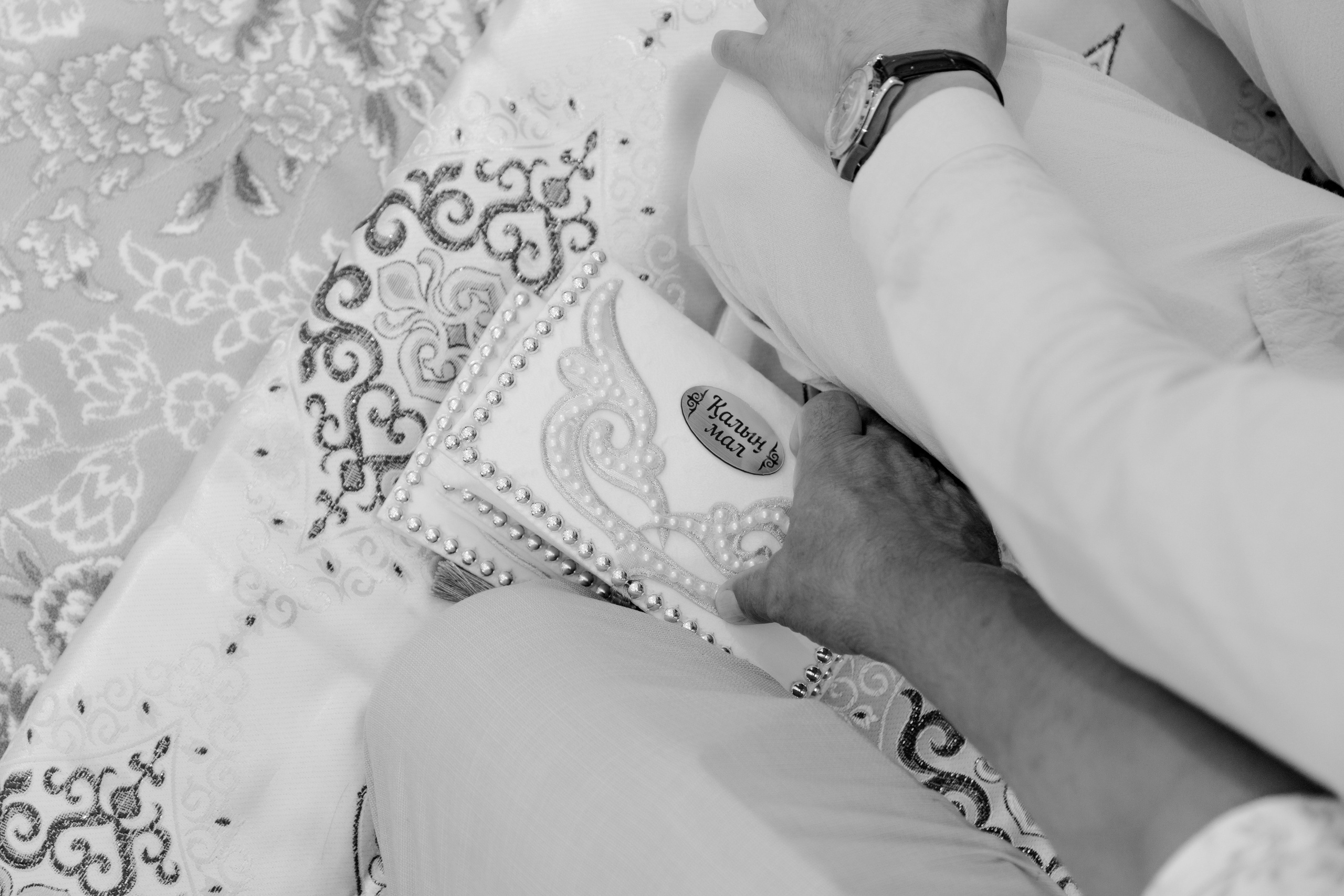 Moldir — syrğa salu. Wedding and Love story Photographer