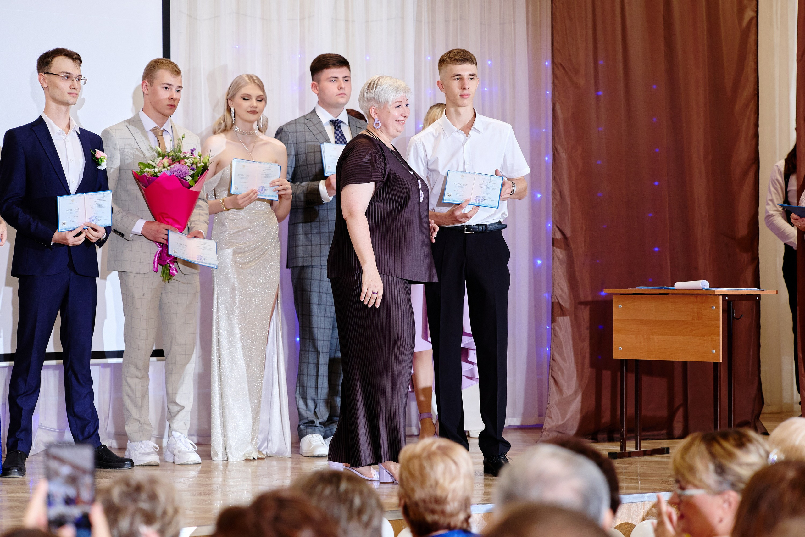 Выпускной 35 Сош. Фотограф Выпускные альбомы Таганрог Сергей Коробченко