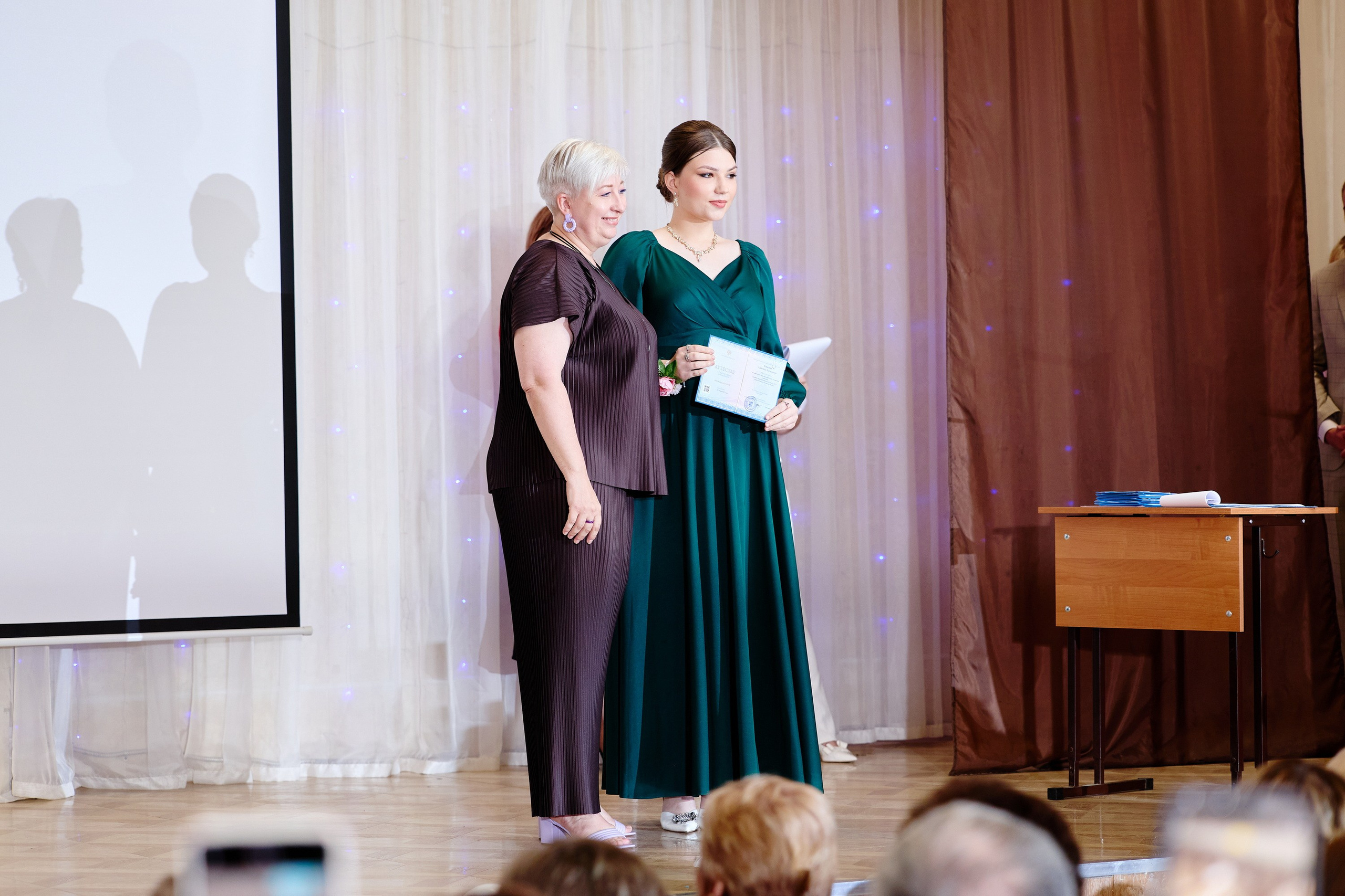 Выпускной 35 Сош. Фотограф Выпускные альбомы Таганрог Сергей Коробченко