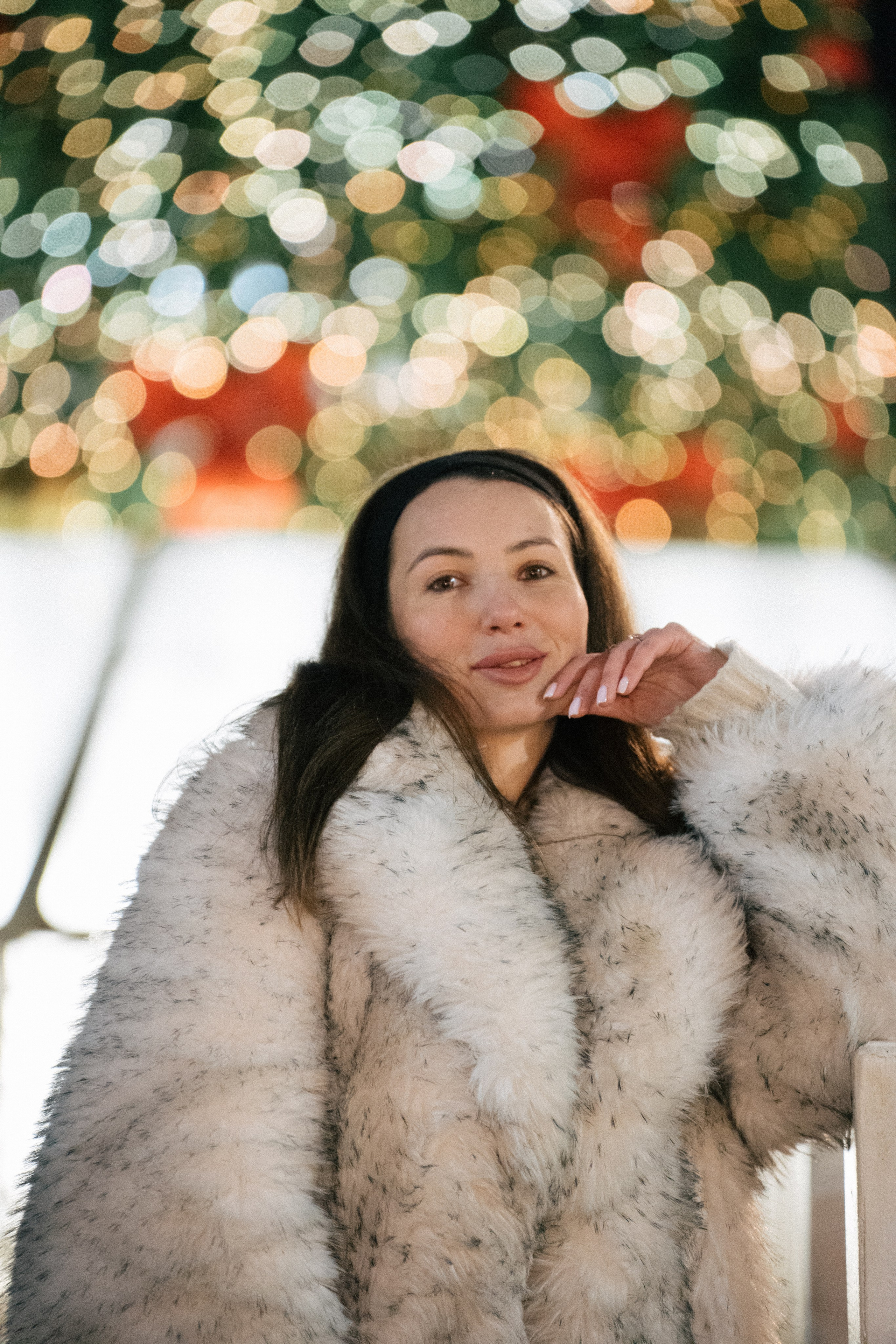 ПРОГУЛКА НА МАНЕЖНОЙ ПЛОЩАДИ ДЛЯ ДЕВУШКИ ПЕРЕД НОВЫМ ГОДОМ (НОВОГОДНЯЯ ФОТОСЕССИИЯ НА МАНЕЖНОЙ ПЛОЩАДИ). Профессиональный фотограф, Санкт-Петербург — Виктория Богомолова