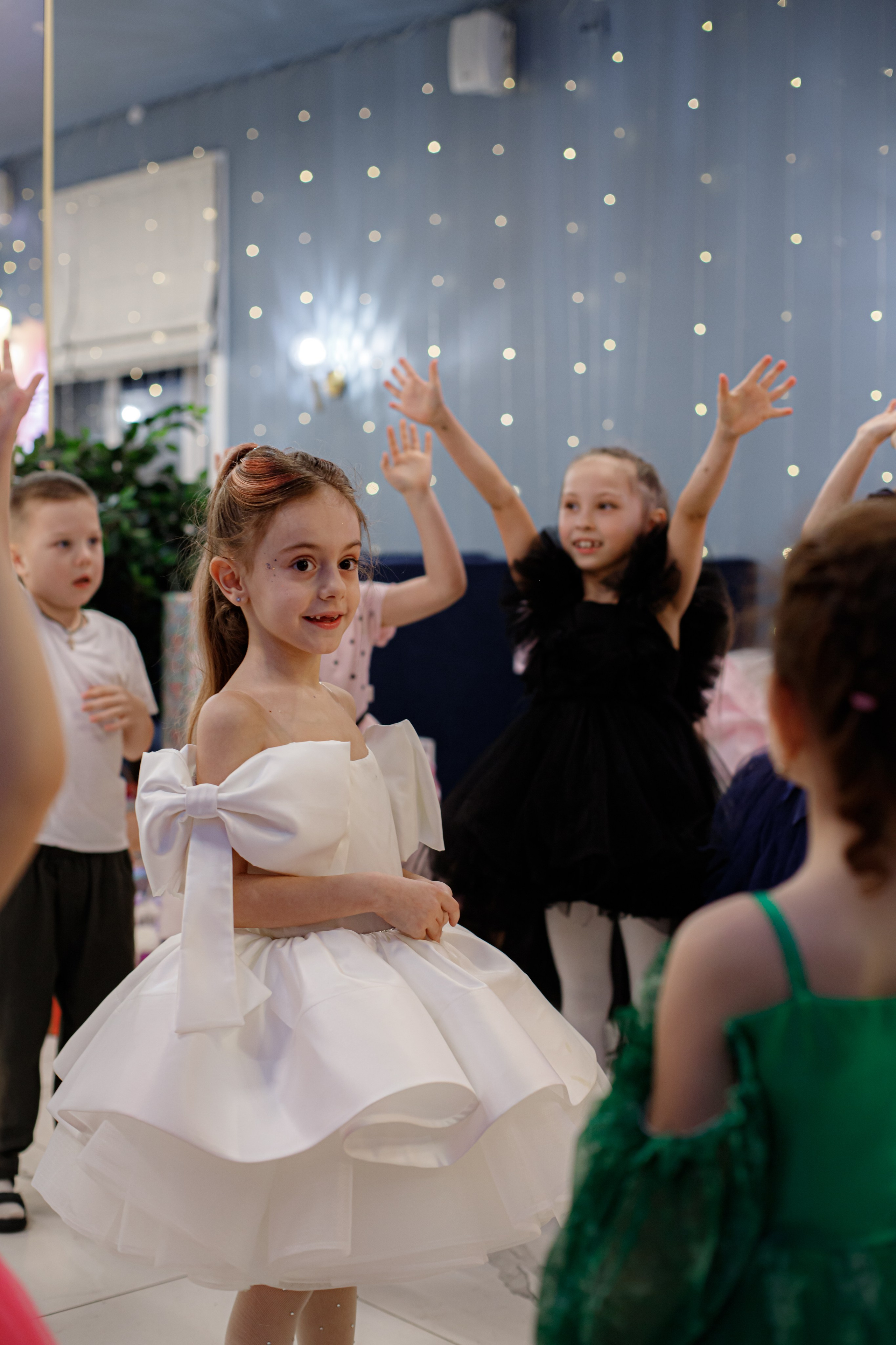 ASIA'S BIRTHDAY PARTY. Photokarish