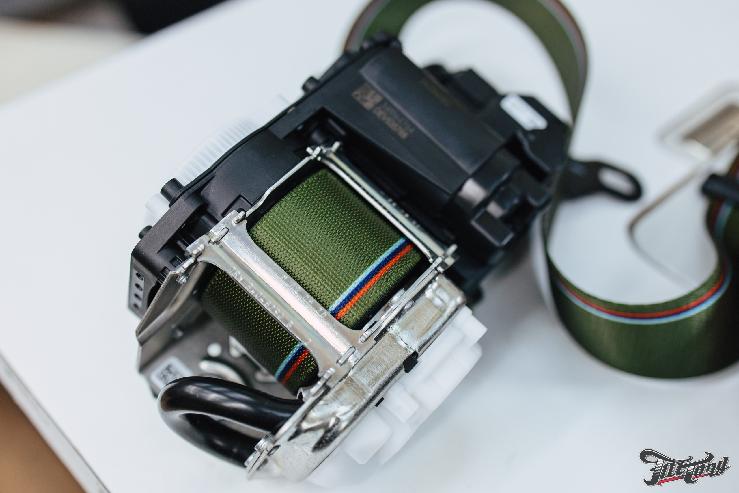 BMW X5M пошив салона в зеленую кожу. DeLorein