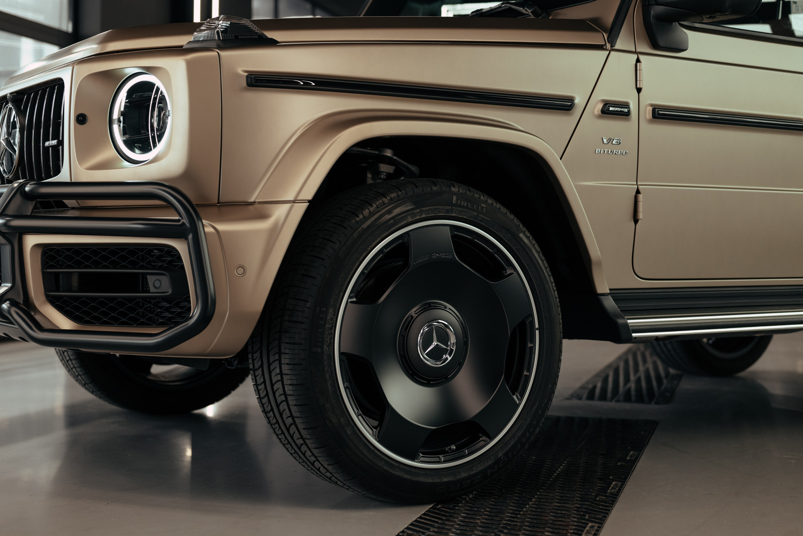 Mercedes G63 Gold. DeLorein