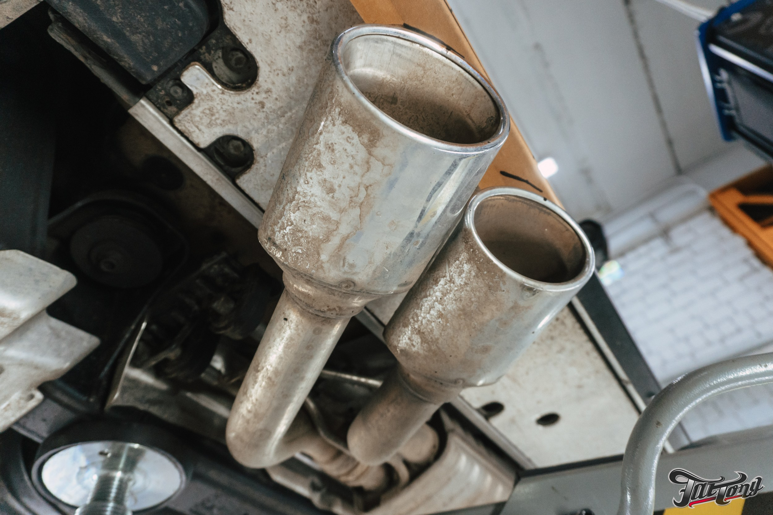 Mercedes G-class выхлопная система с 2мя режимами громкости. DeLorein