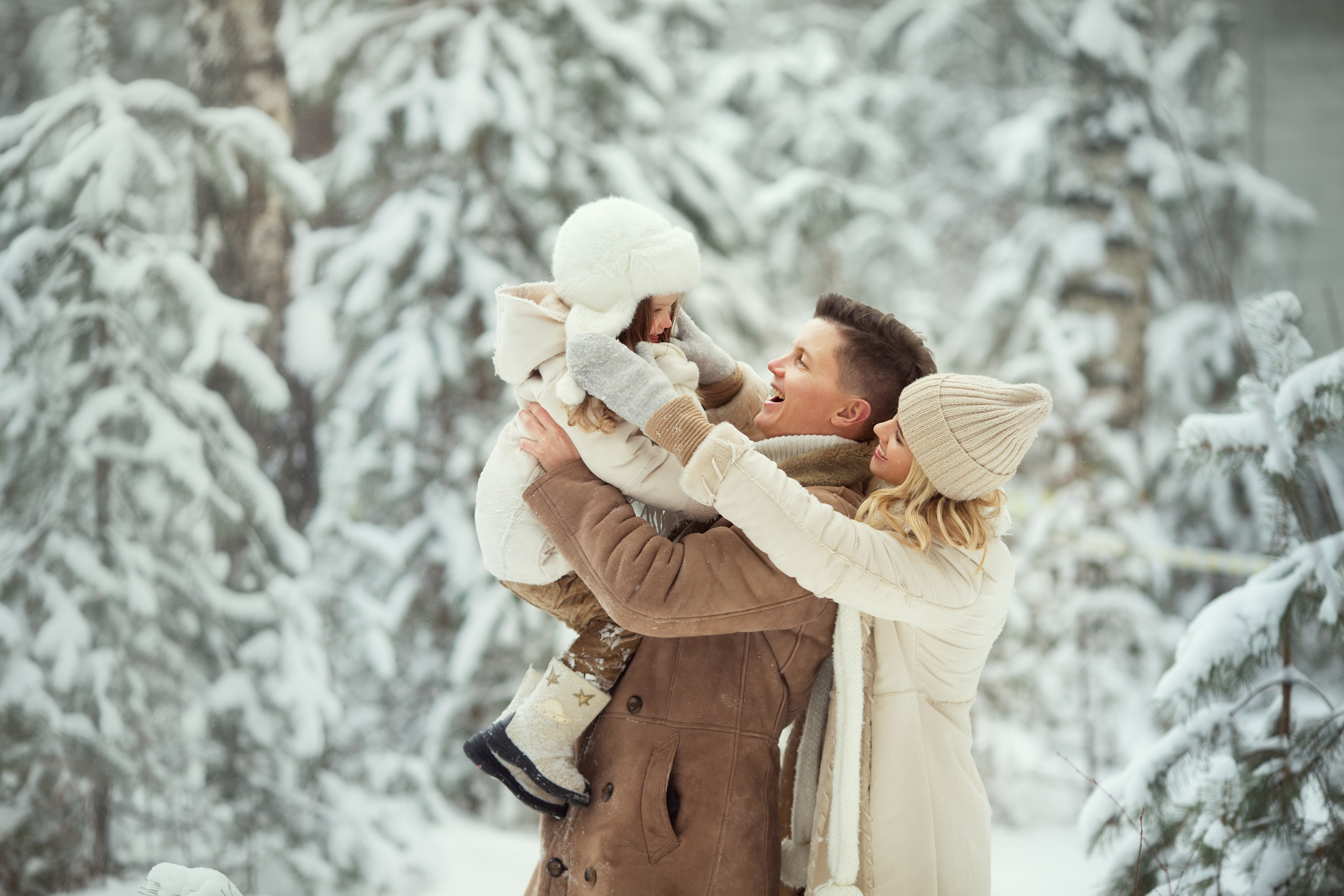 Семейная фотосессия в зимнем лесу. Семейный фотограф Татьяна Надеждина | Москва, Московская область, Ярославль