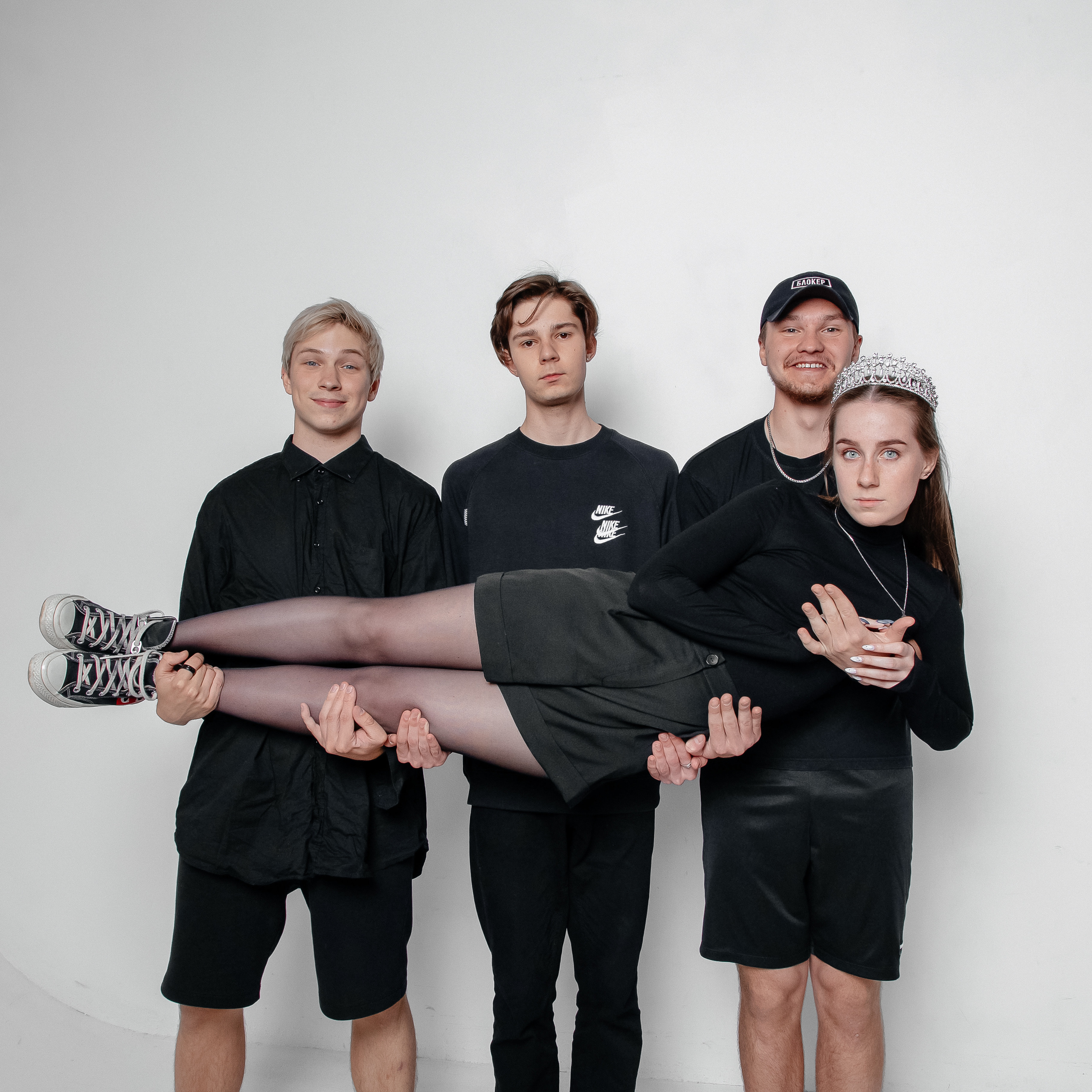 Современные школьные и выпускные альбомы в Москве и Подмосковье