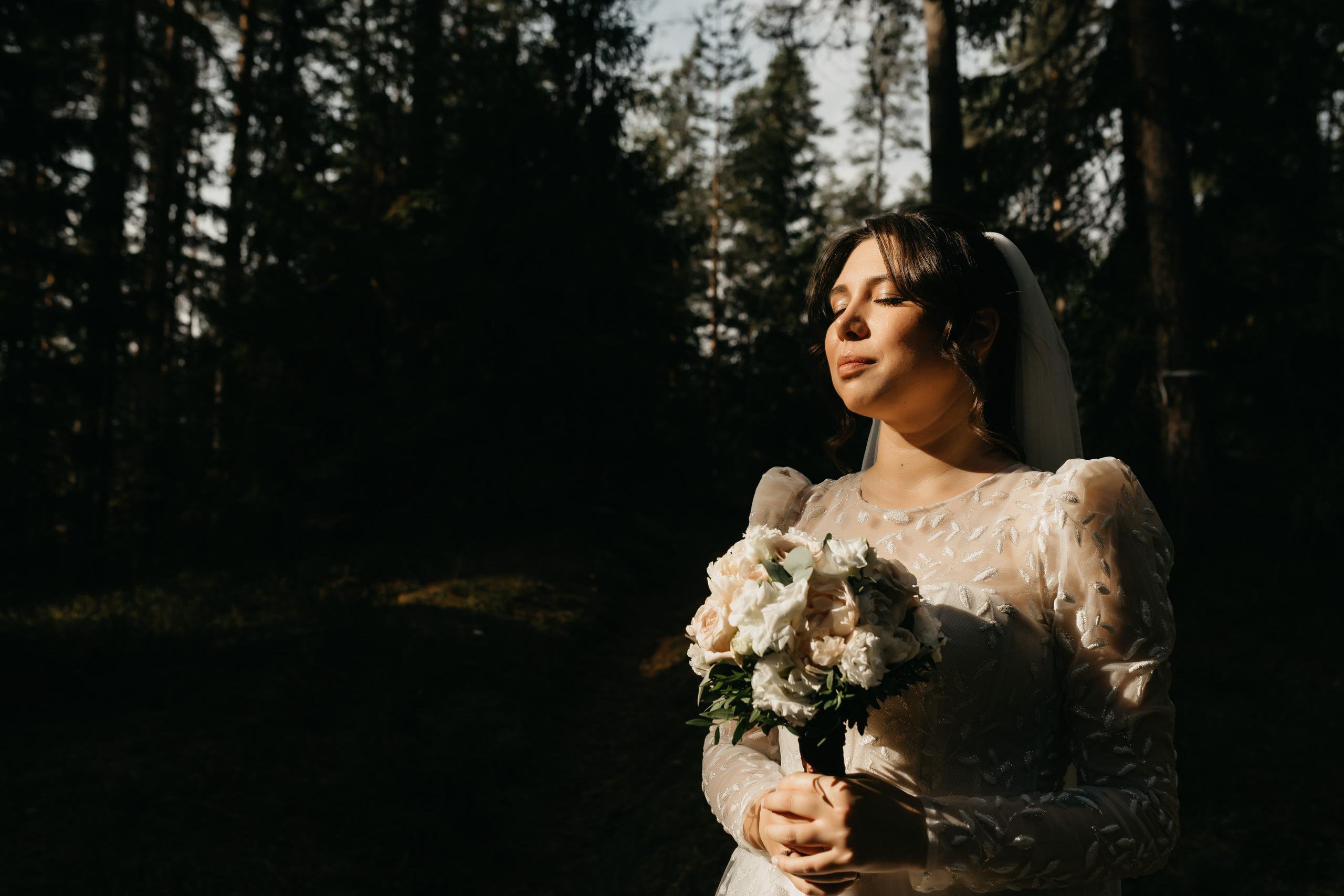 Свадебная фотосессия на природе. Свадебный фотограф в Санкт-Петербурге Игорь Бабенко