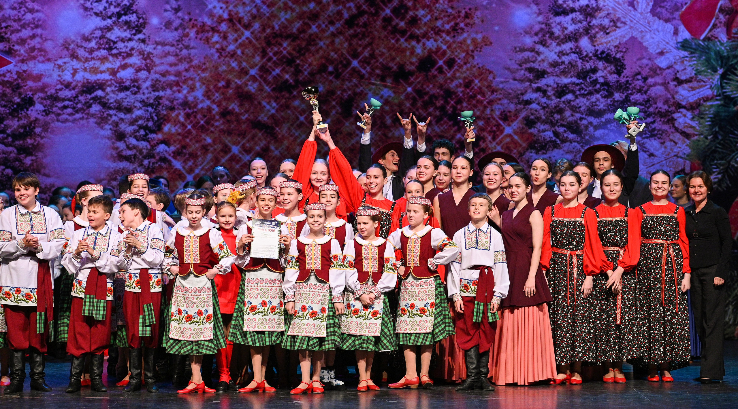 14.11.2024 «Новогодний Звездопад Талантов» Фестивальное движение «Шаг к мечте» г. Москва. Медиастудия Фото Концепт