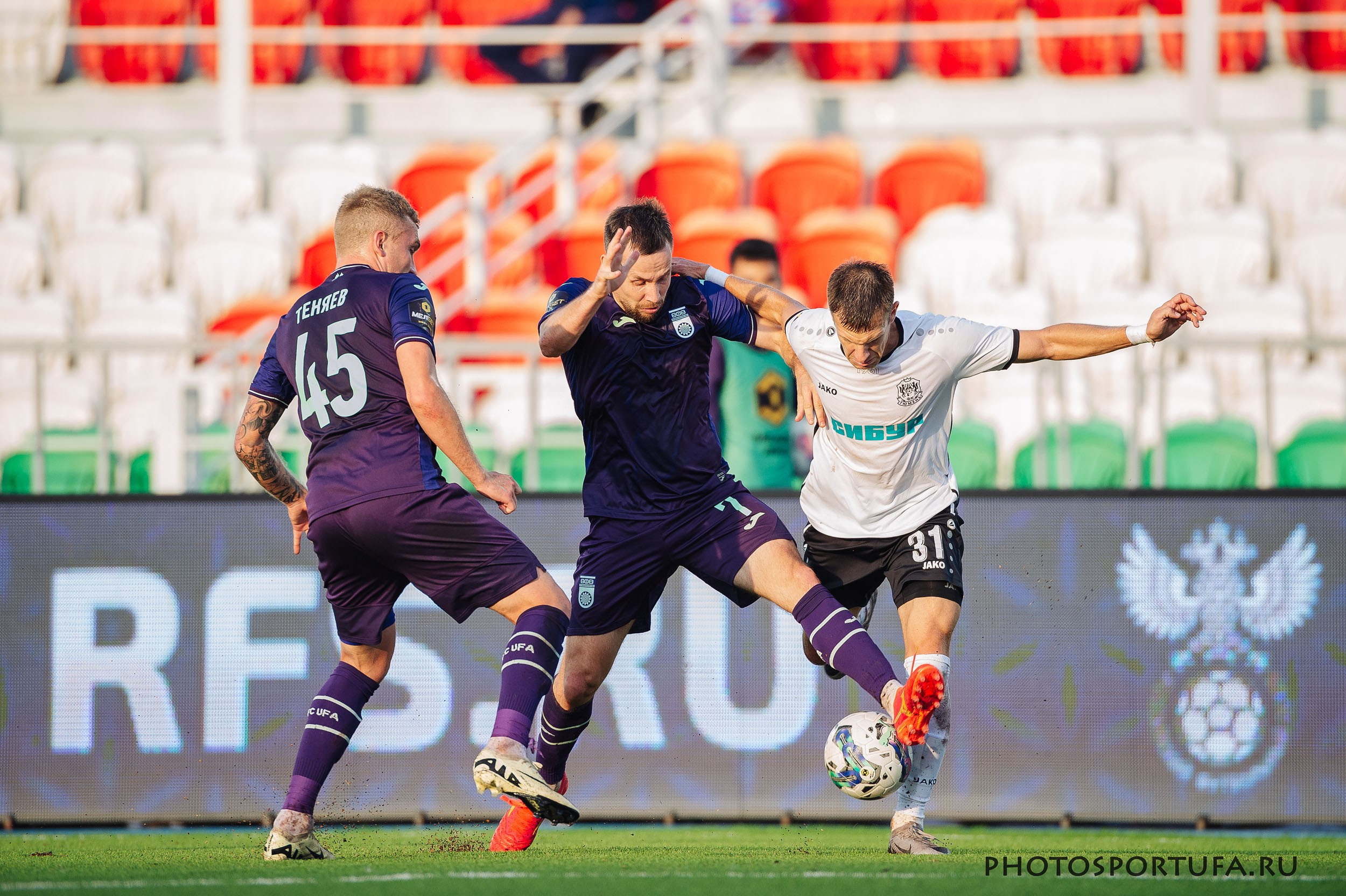 Россия — МЕЛБЕТ — Первая Лига. 4 -й тур «ФК УФА» — ФК «Тюмень». Спортивный фотограф в Уфе Евгений Буров
