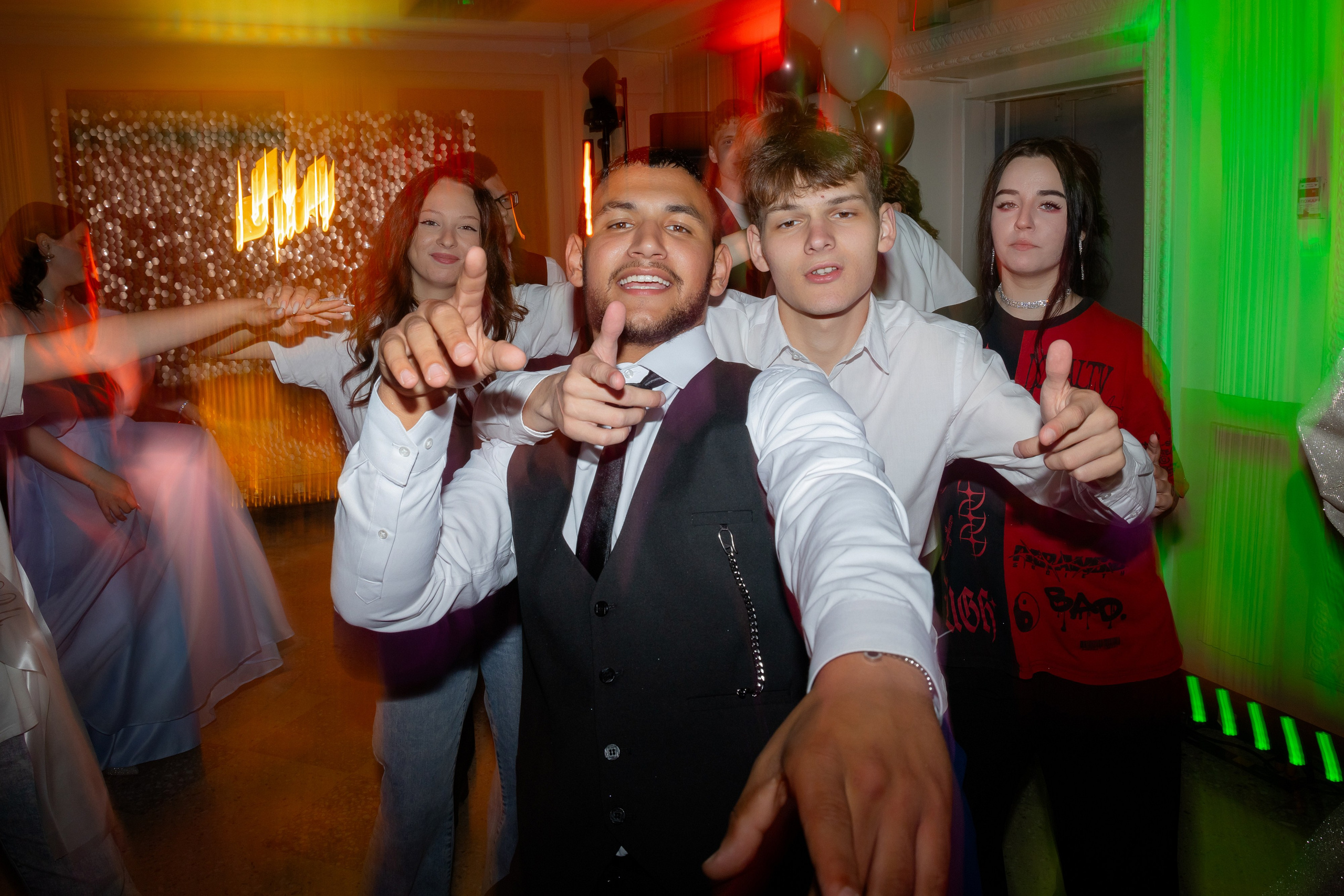 Школьный выпускной 2024 год в Соколе (Минск). Свадебный фотограф в Минске/Беларуси Сергей Спиридонов