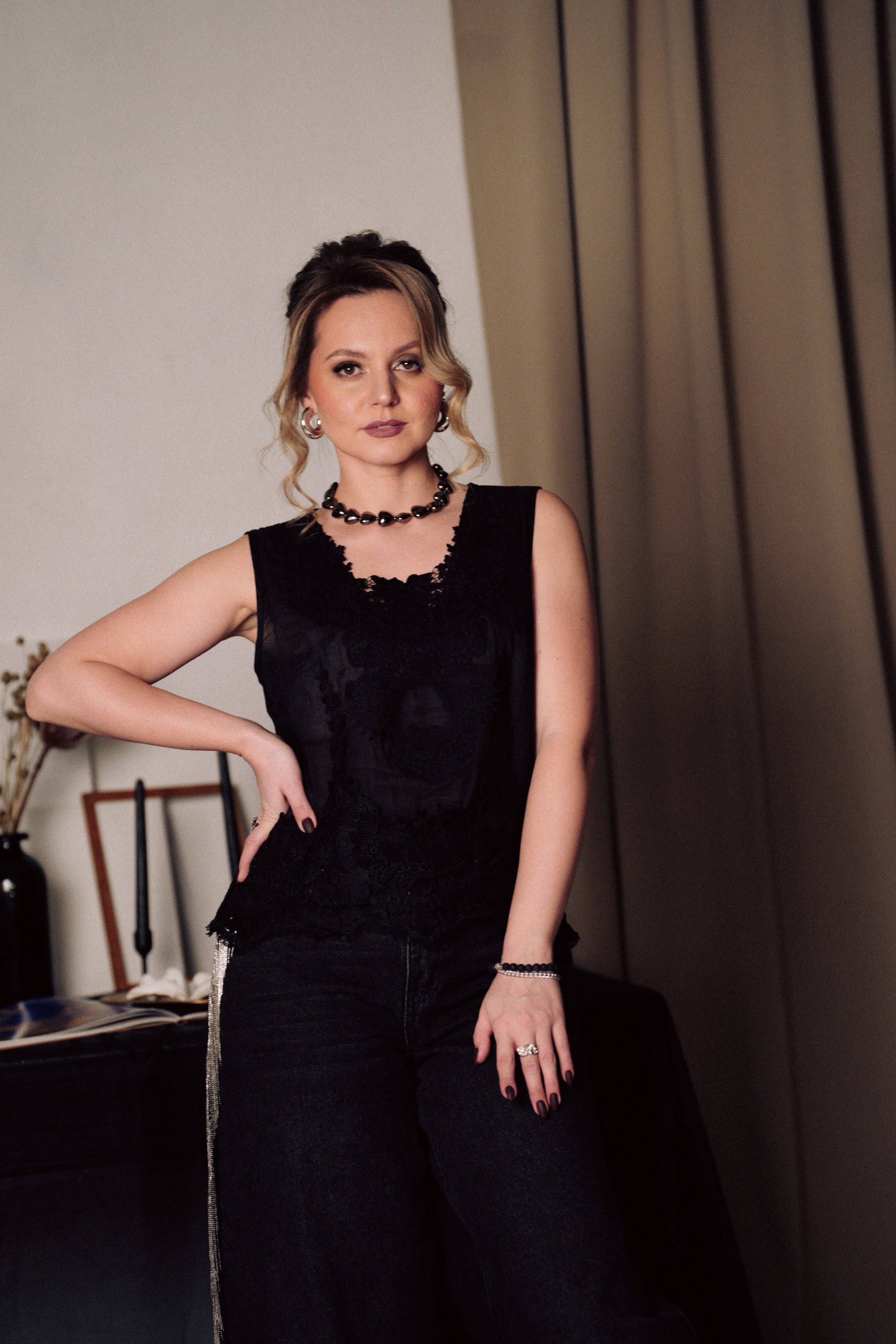 НОВОГОДНЯЯ ФОТОСЕСИИЯ В СТУДИИ ДЛЯ ДЕВУШКИ И ПРОГУЛКА ПО ЧЕРНЫШЕВСКОЙ. Профессиональный фотограф, Санкт-Петербург — Виктория Богомолова