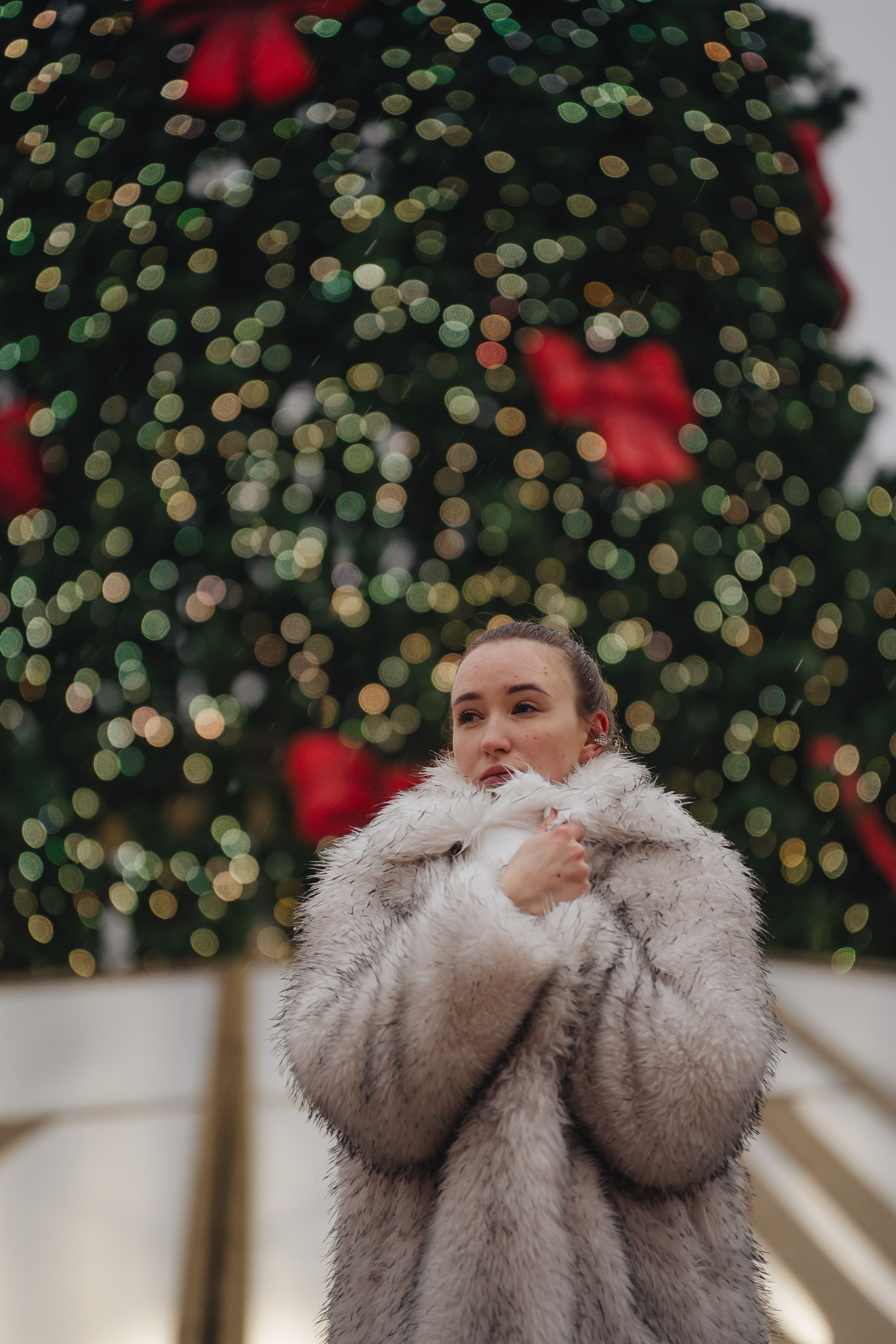 ПРОГУЛКА НА МАНЕЖНОЙ ПЛОЩАДИ ДЛЯ ДЕВУШКИ ПЕРЕД НОВЫМ ГОДОМ (НОВОГОДНЯЯ ФОТОСЕССИИЯ НА МАНЕЖНОЙ ПЛОЩАДИ). Профессиональный фотограф, Санкт-Петербург — Виктория Богомолова