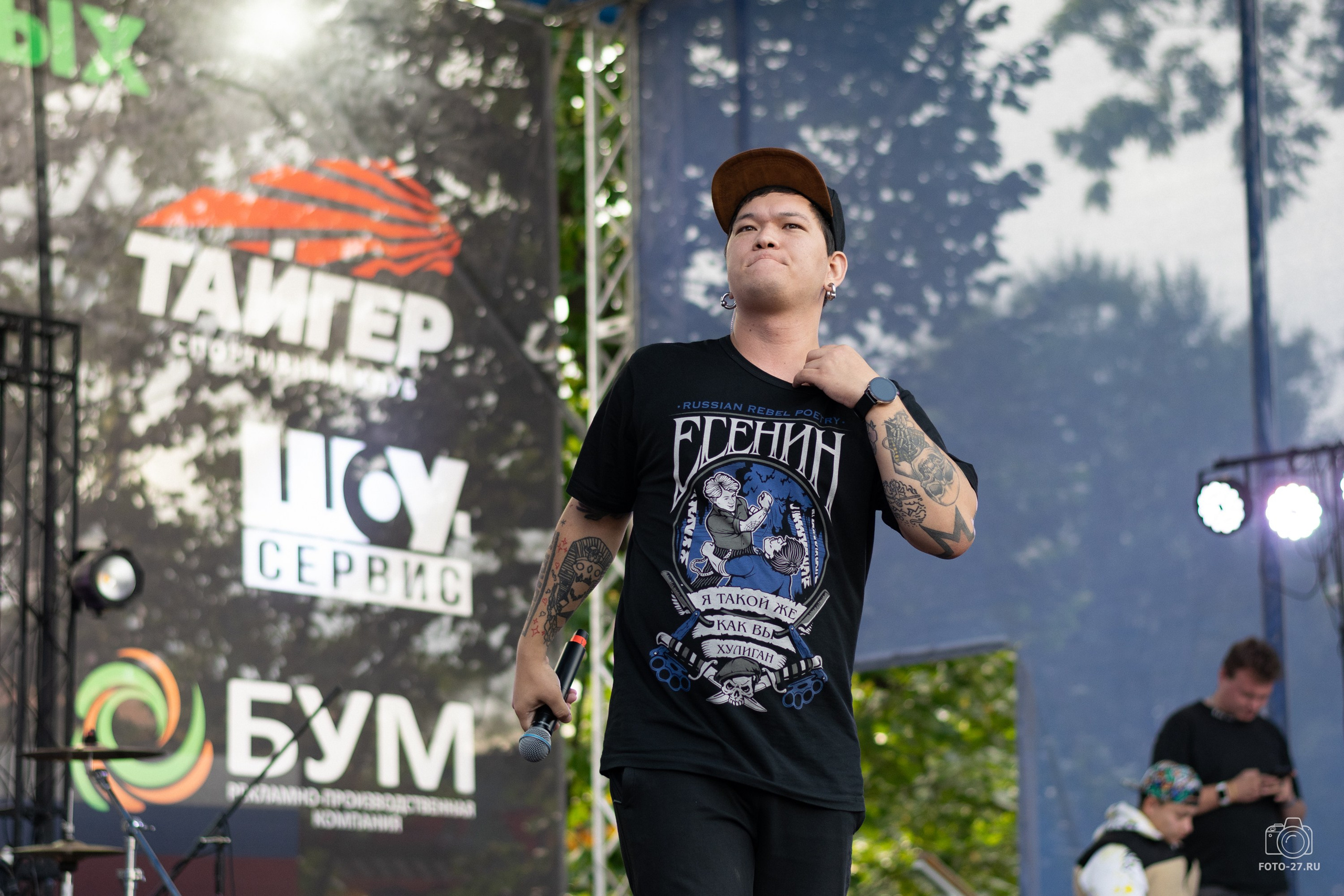Антон Курдюмов фотограф в Хабаровске Рина Курдюмова фото27 foto27 Антон Дорофеев репортажный репортаж документалист Тони и Рина фотосоздатели Международный фестиваль Рок в защиту животных Хабаровск