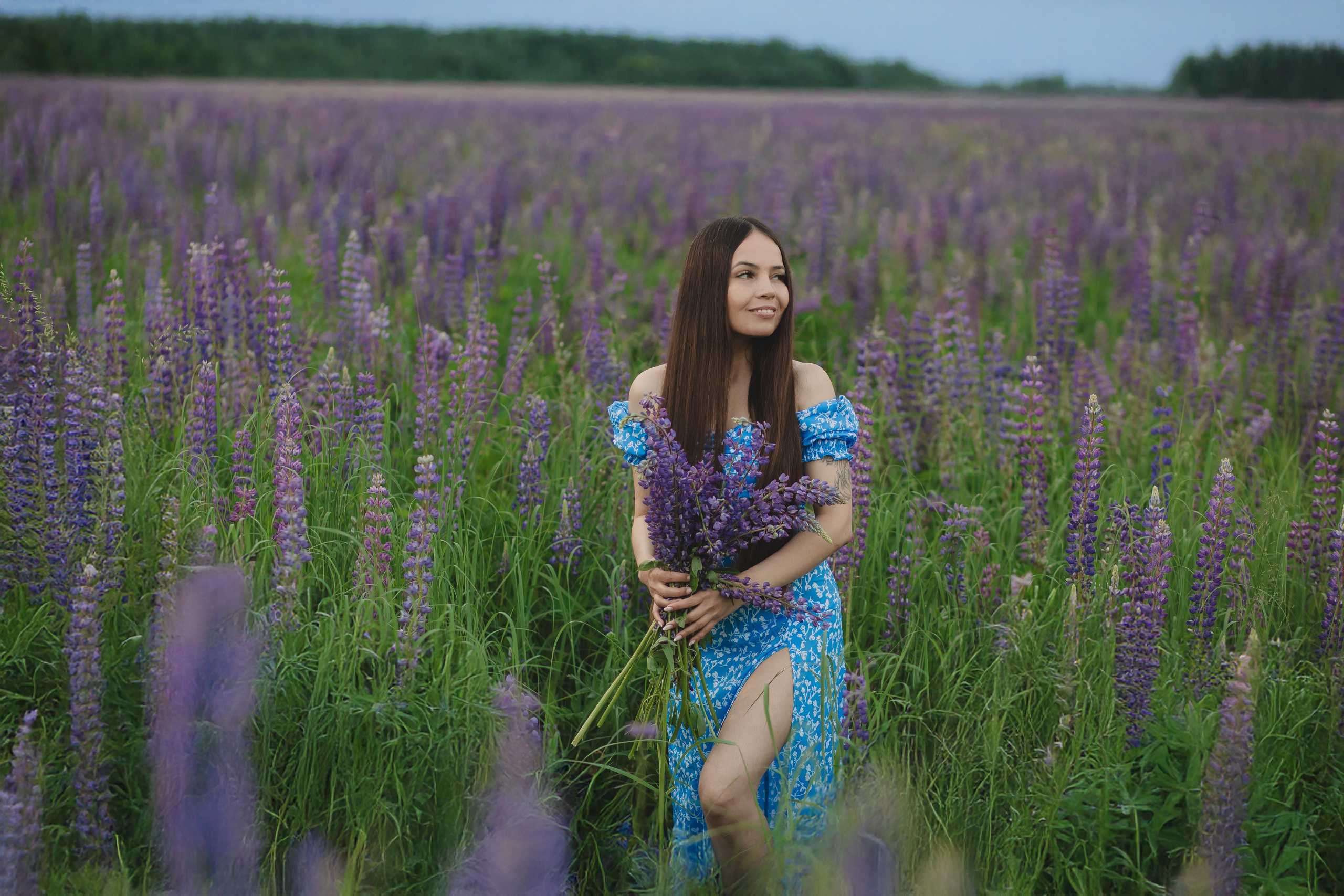 Таня в люпинах — бренд‑фотосессия в Москве, О проекте: люпиновый образ и атмосфера, Почему выбраны люпины?, Что мы создаём вместе, Образы и стилизация, Локация и настроение, Где использовать фото, Забронируйте съёмку, бренд-фотосессия в люпинах, люпины в Москве, визуальный контент для экспертов, фотосессия для личного бренда, Катерина Сысуева, rina_sphoto