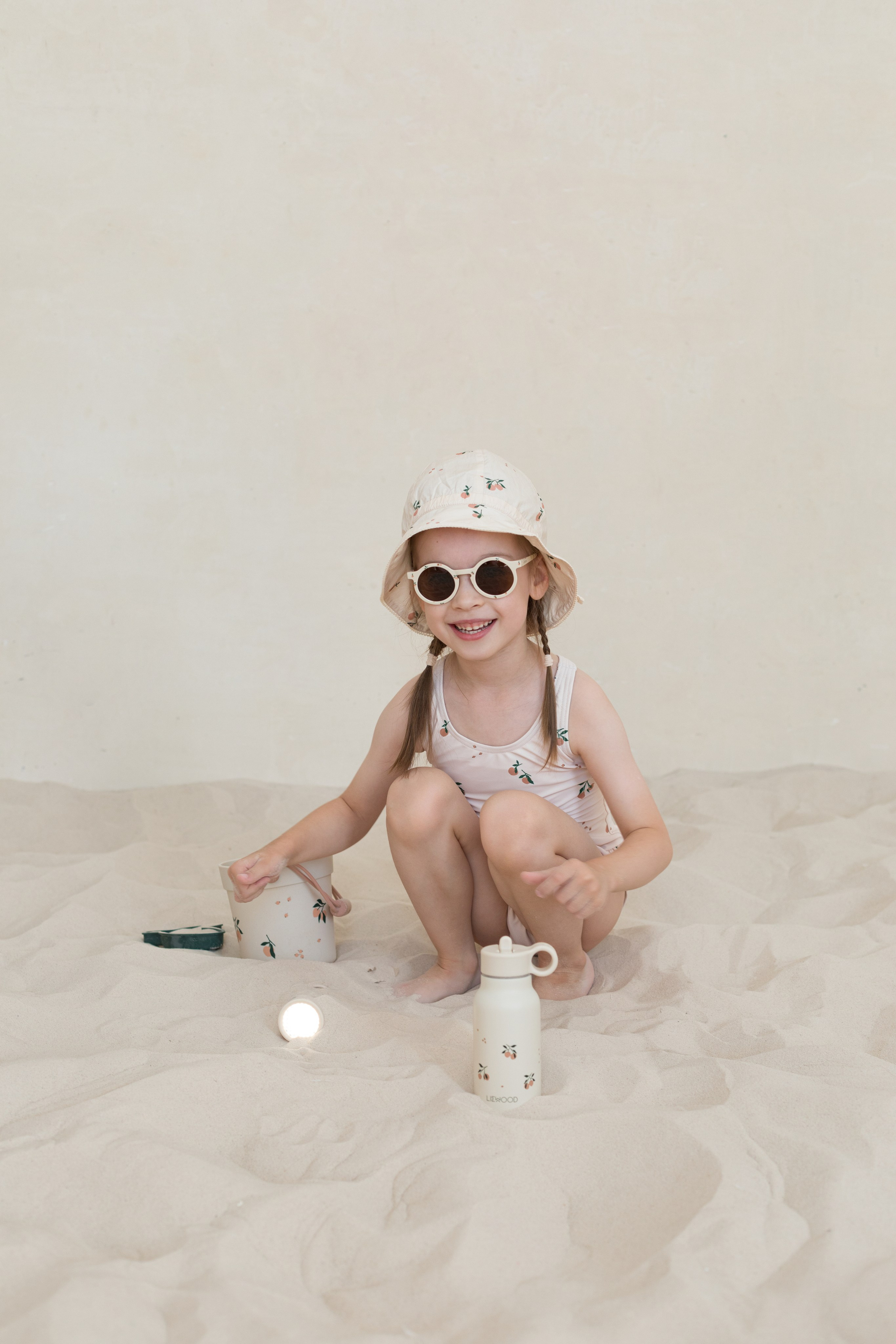 Фотосессия в песке для детского бренда. Детский и контент фотограф Надя Волкова Санкт-Петербург