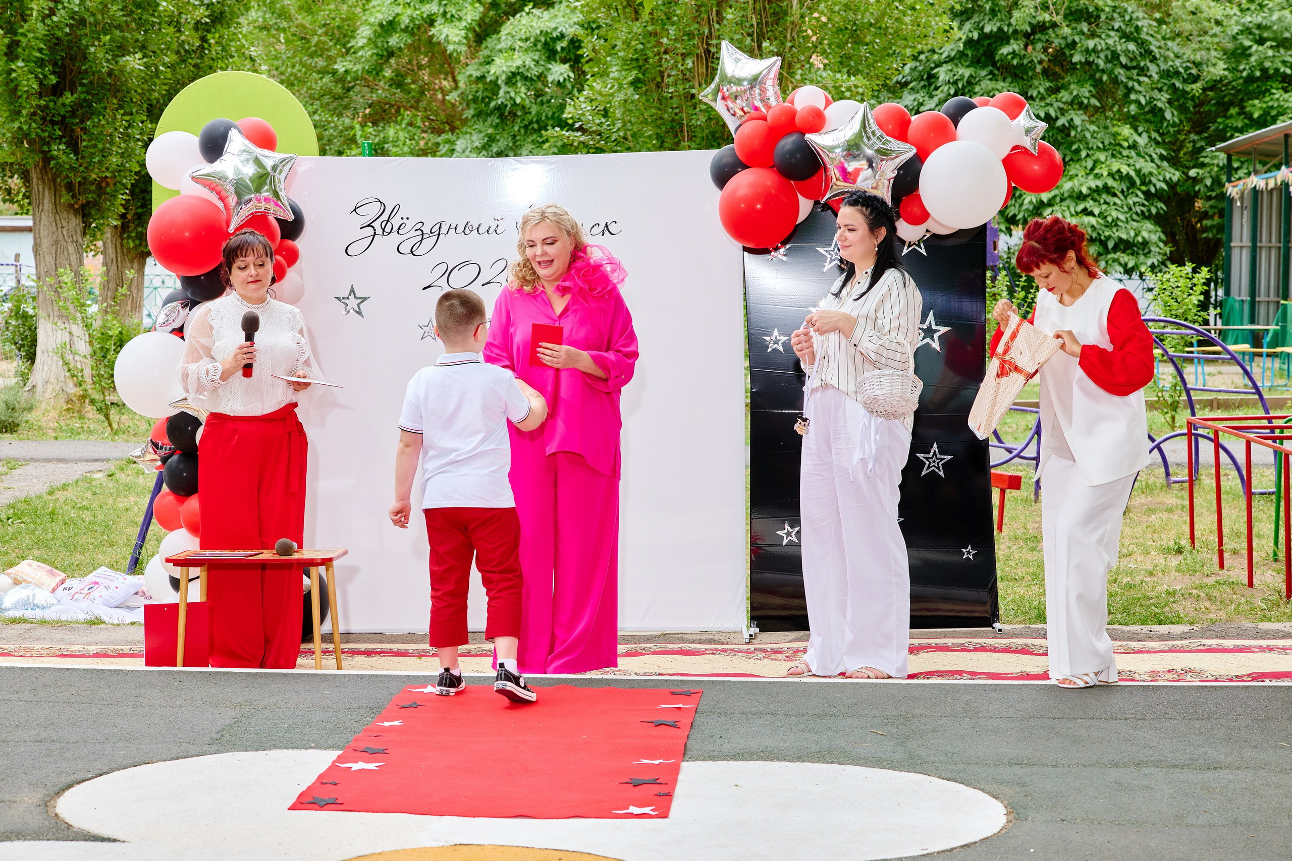 Выпускной 45 сад. Фотограф Выпускные альбомы Таганрог Сергей Коробченко