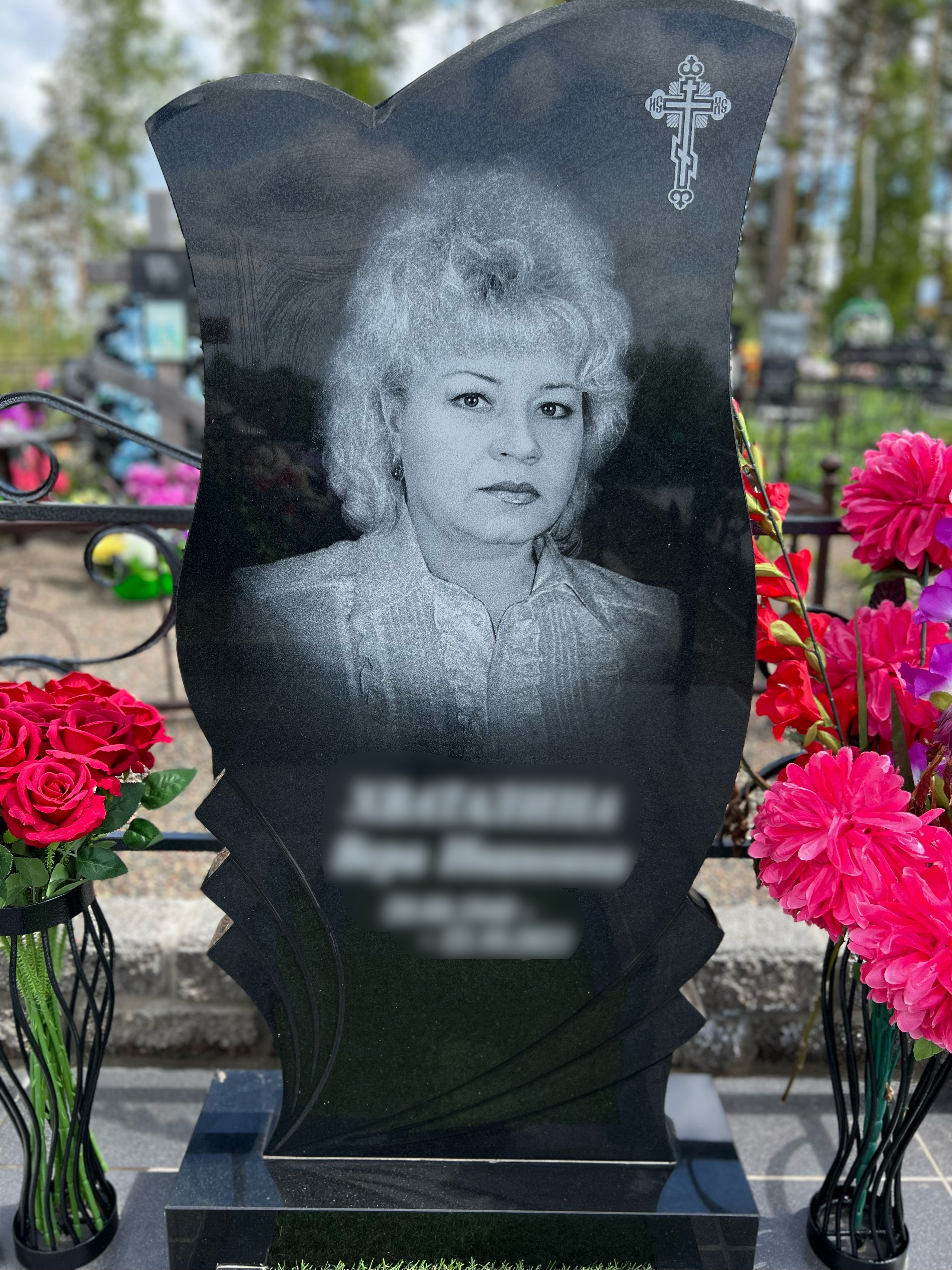 Гравировка от наших художников. ГРАНИТ26 Ритуальные услуги Железногорск. Благоустройство могил, продажа памятников