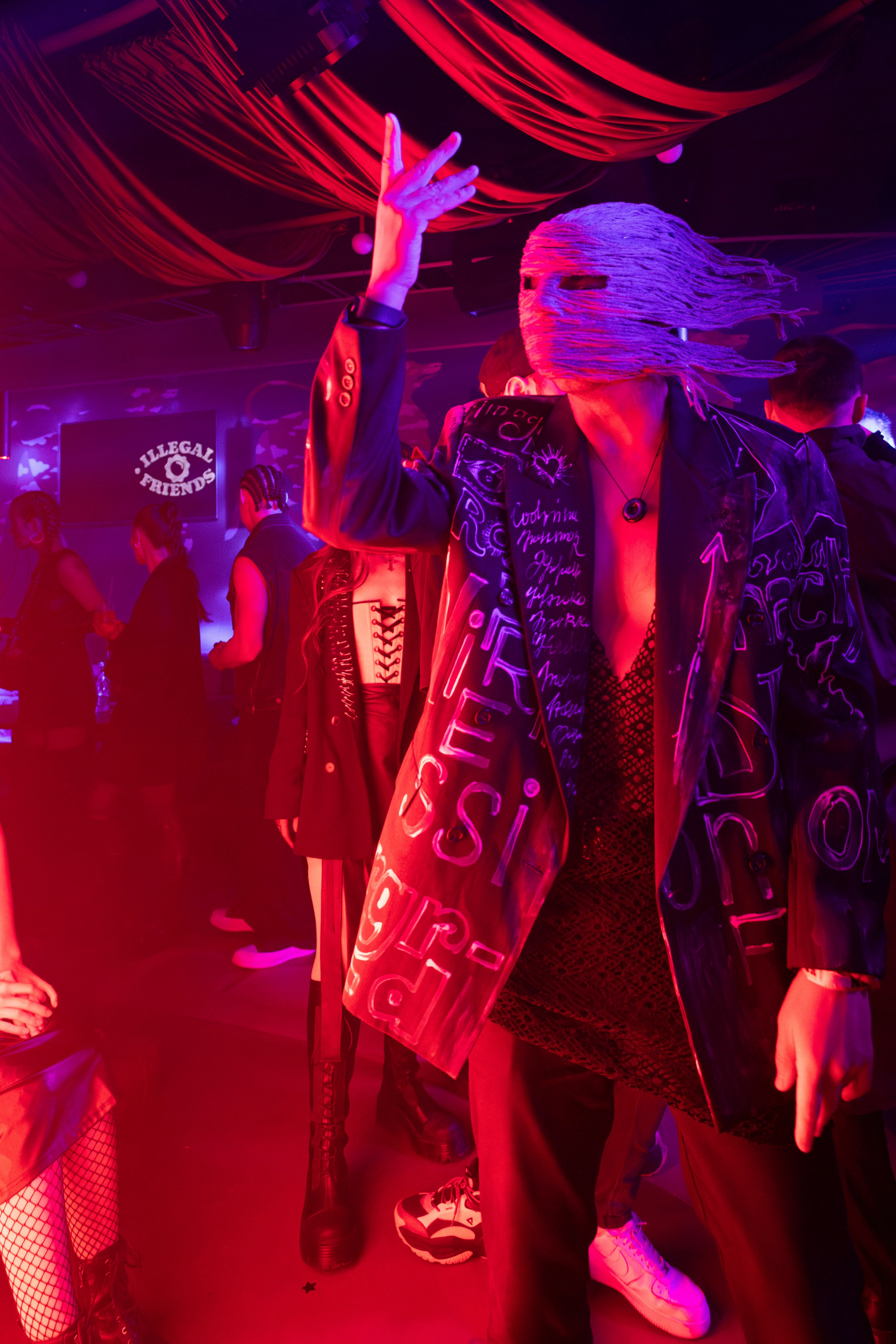 Вечеринка «ILLEGAL FRIENDS». Фотограф г. Владивосток