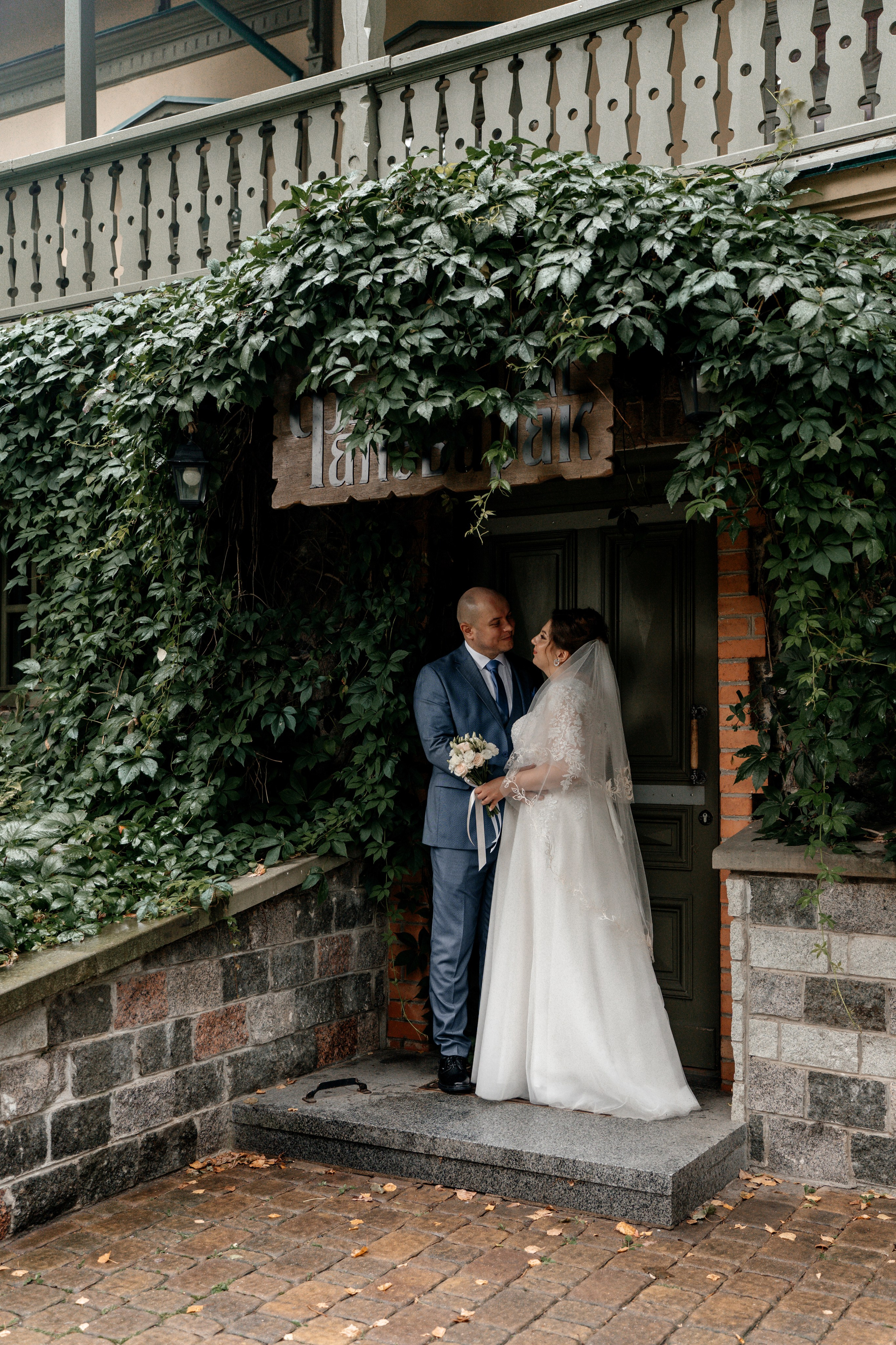 Дождливый день создания семьи. Ваш семейный фотограф в Минске — Вика Трегубова