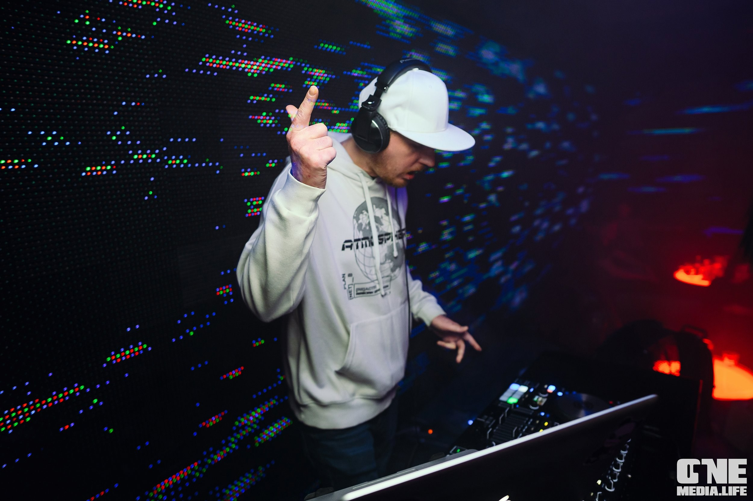 Фоторепортаж из РК Планета. One Media Life: фоторепортажи, фотоотчеты с мероприятий и заведений