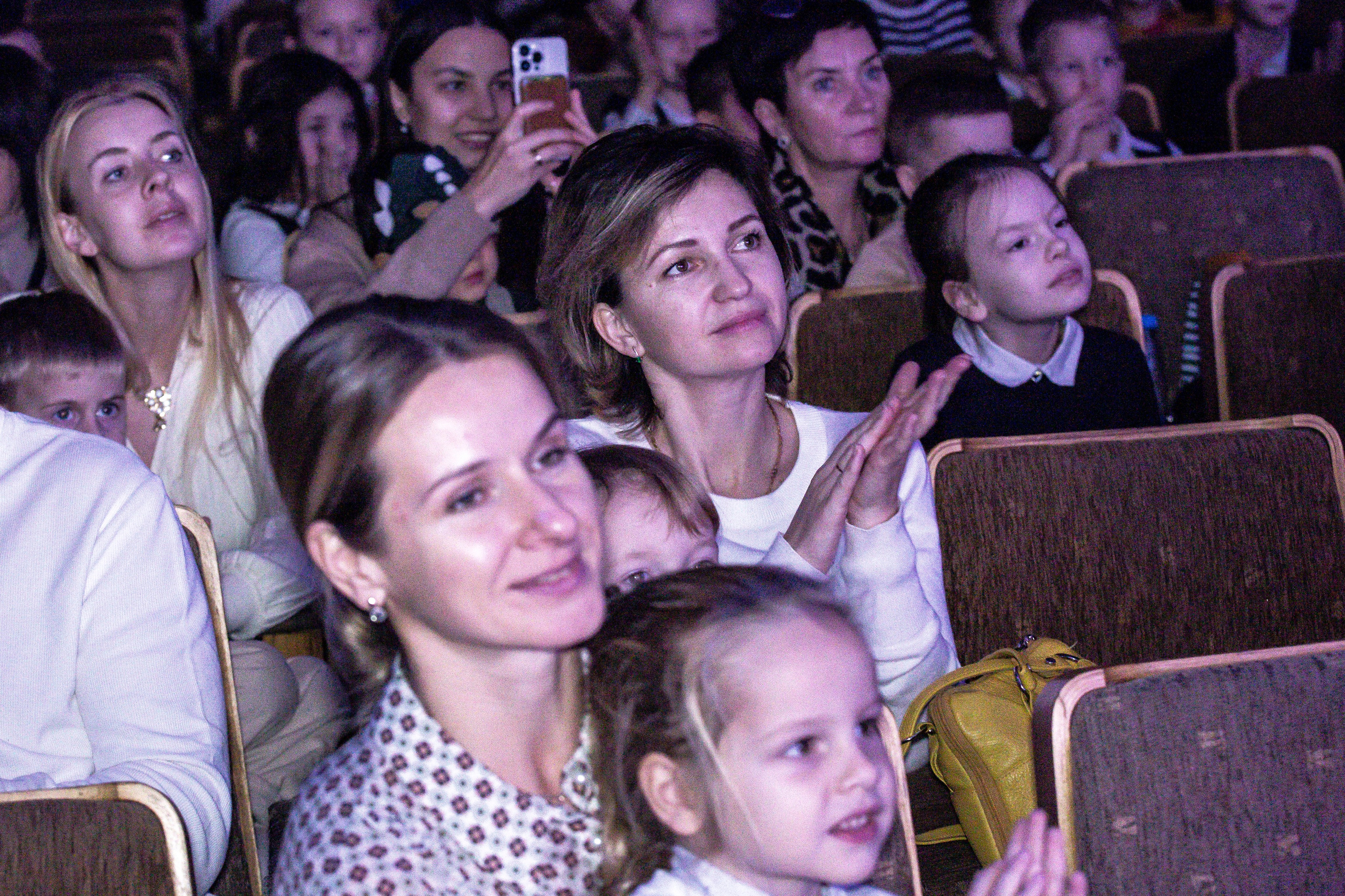 Спектакль Снежные человечки — театр Саквояж. Фотограф в Сочи Юрий Шептаев