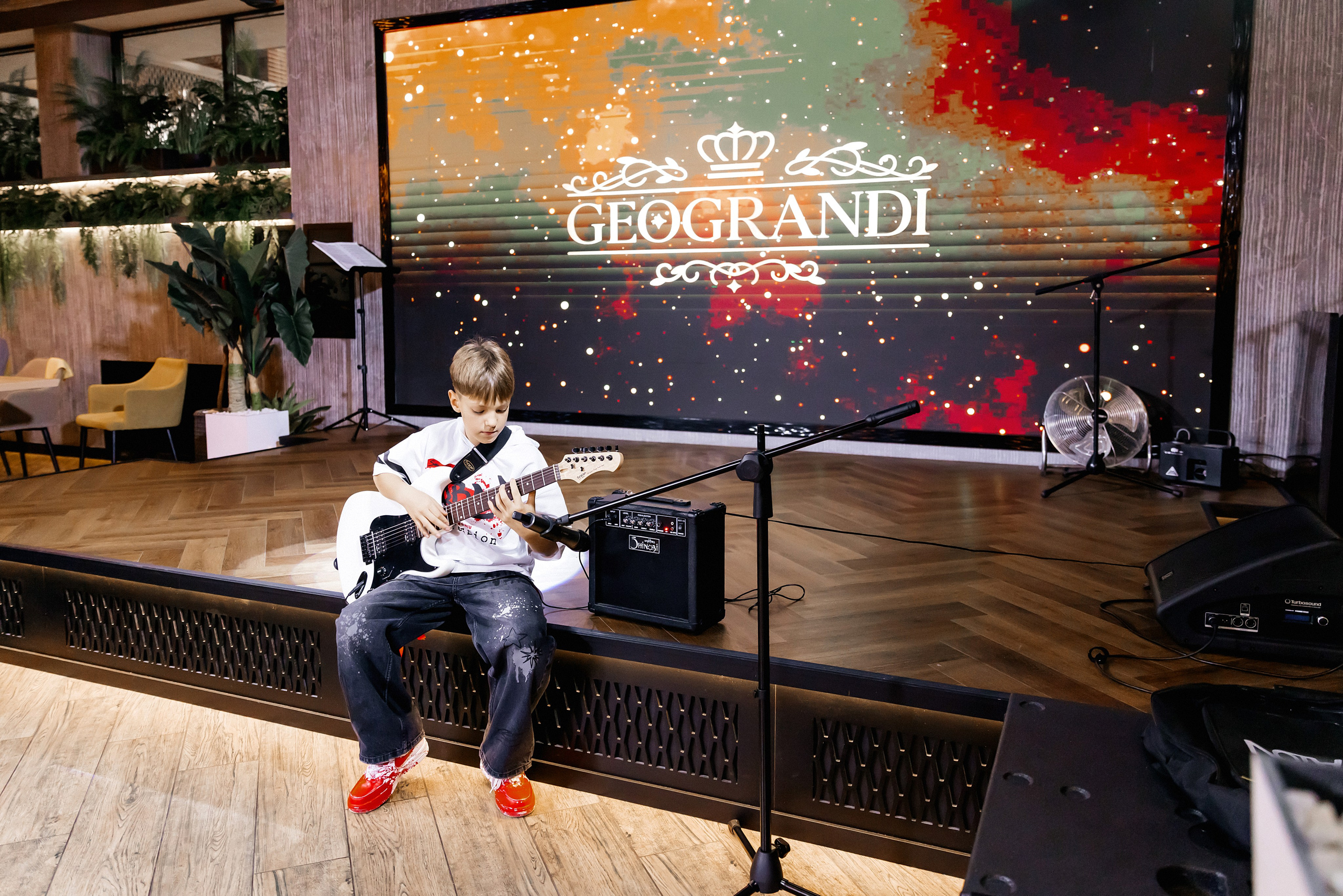 Творческий вечер «Юные таланты» в ресторане Геогранди. Фотограф и Видеограф в Краснодаре Юлия Солодченко