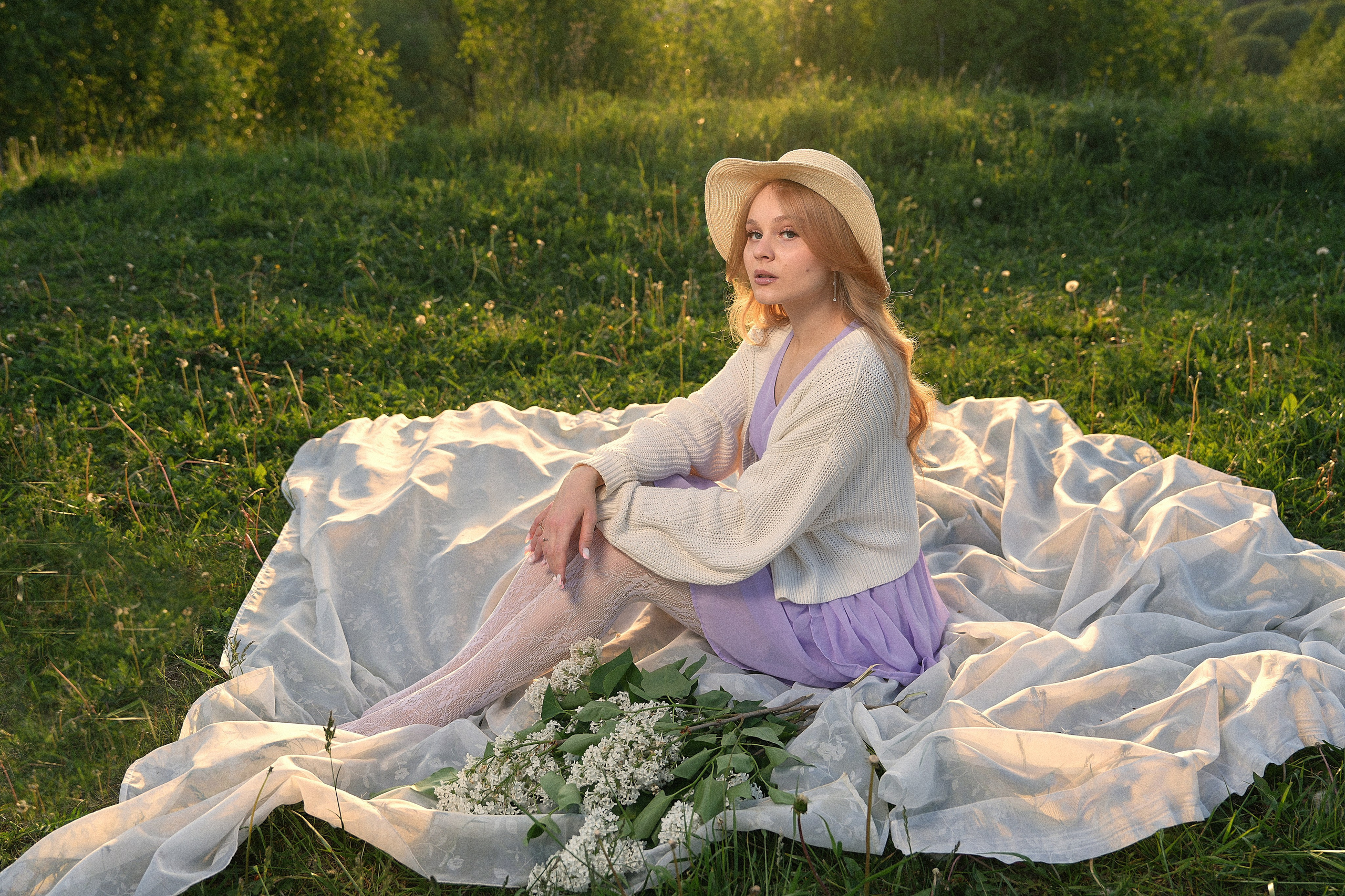 Съемка Кати с сиренью на закате. Фотограф Светлана Боровикова в Домодедове