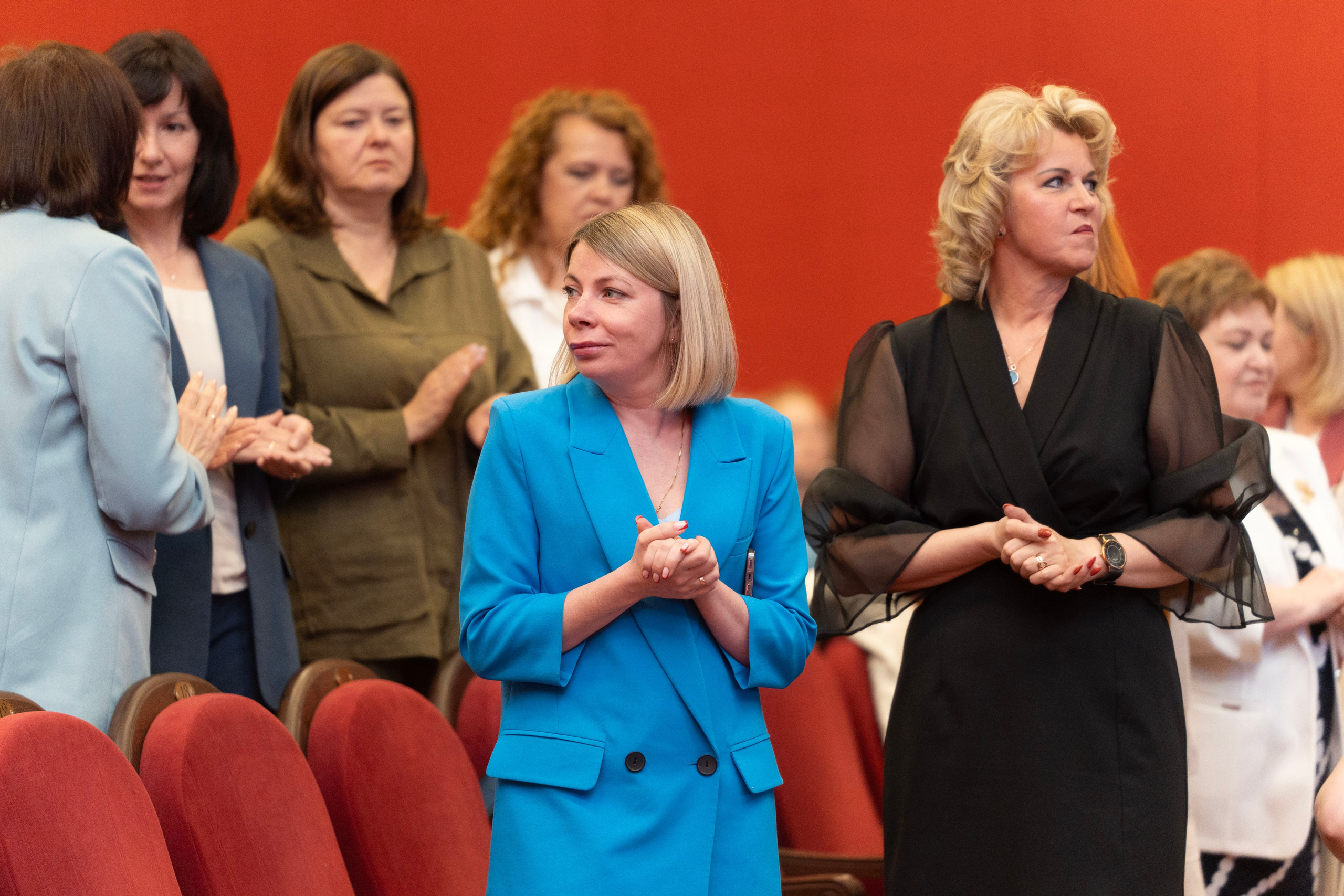 Выдача аттестатов 9 классы. Фотограф Юлия Попова