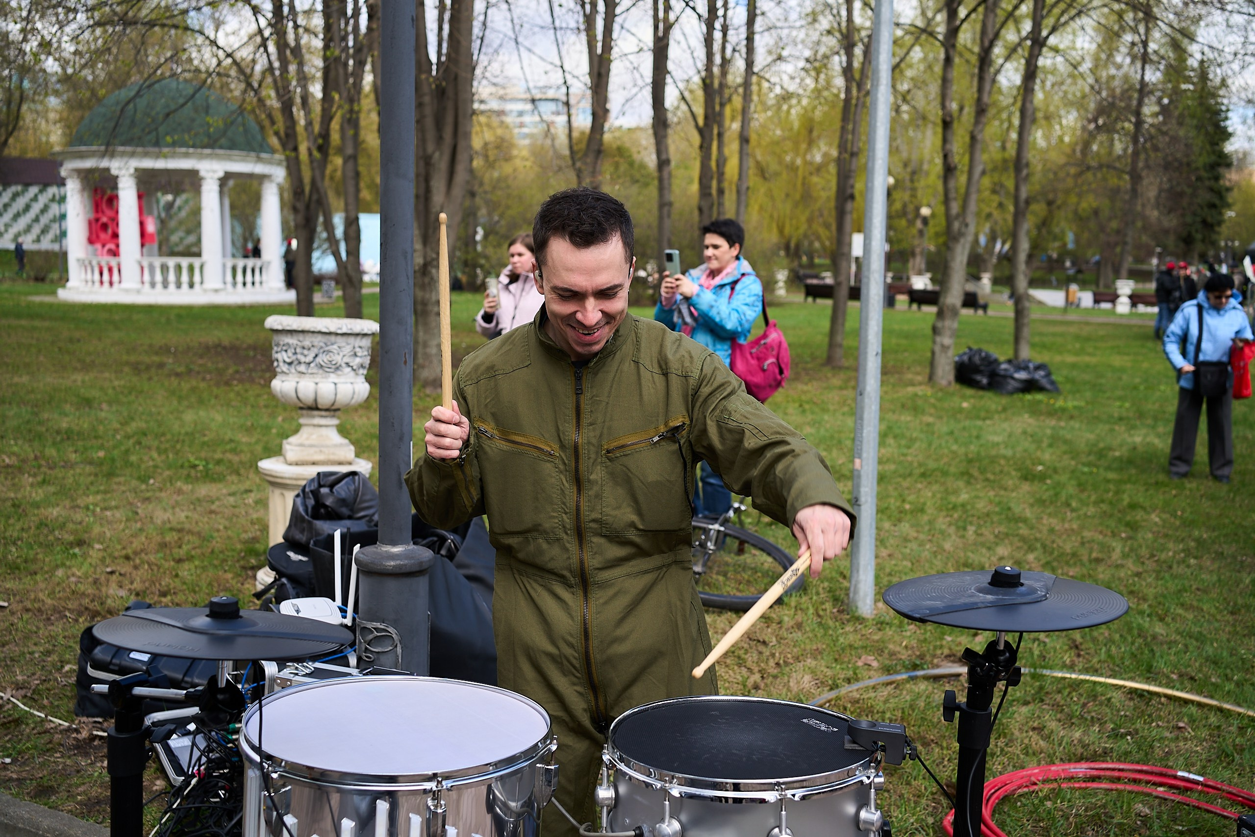 Субботник у Управления делами Мэра и Правительства Москвы. Фотограф и Видеограф в Москве. Олег Корушев