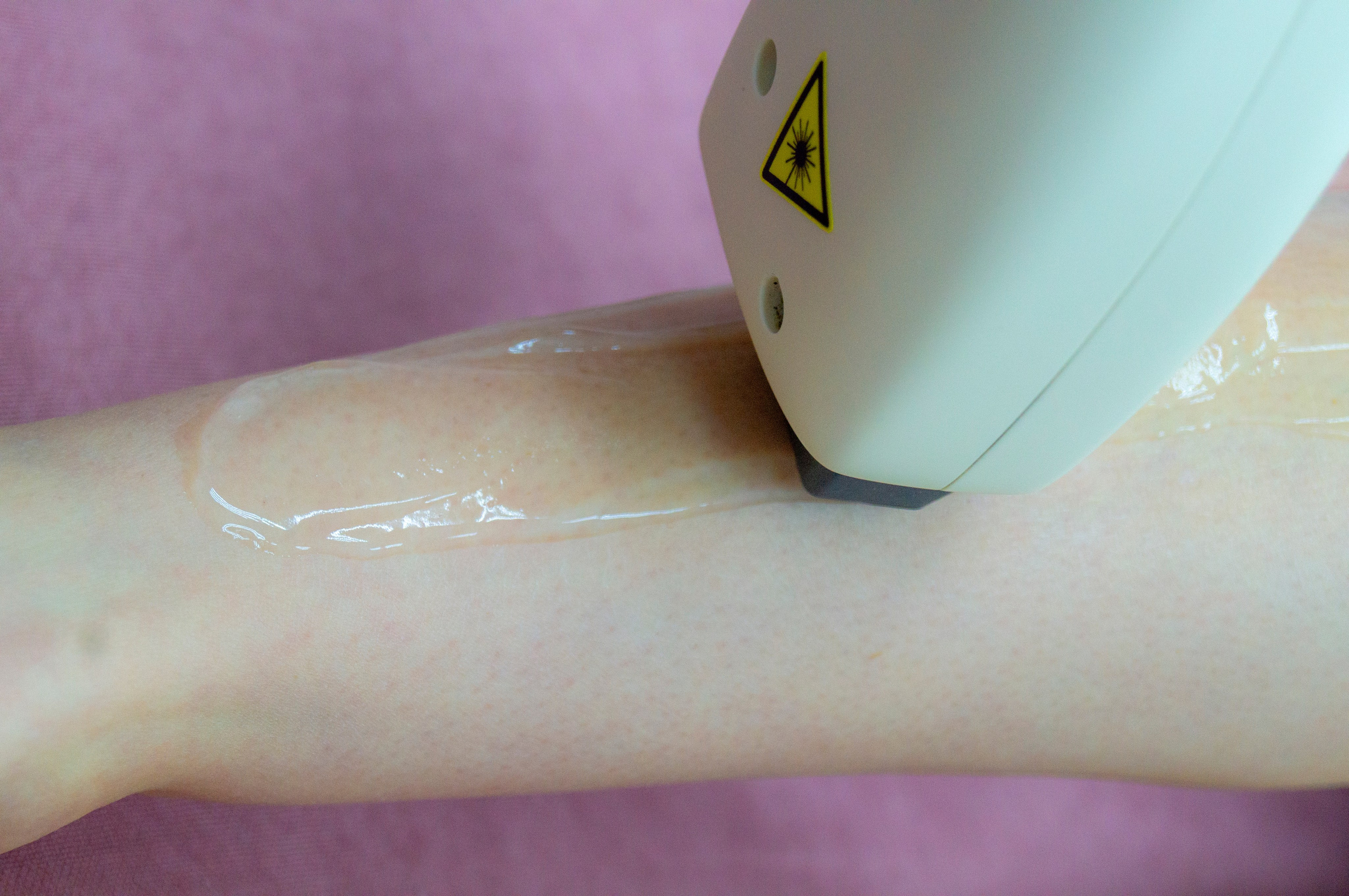 Съёмка в центре лазерной эпиляции. Интерьерный и портретный фотограф в Екатеринбурге Андрей Калинин