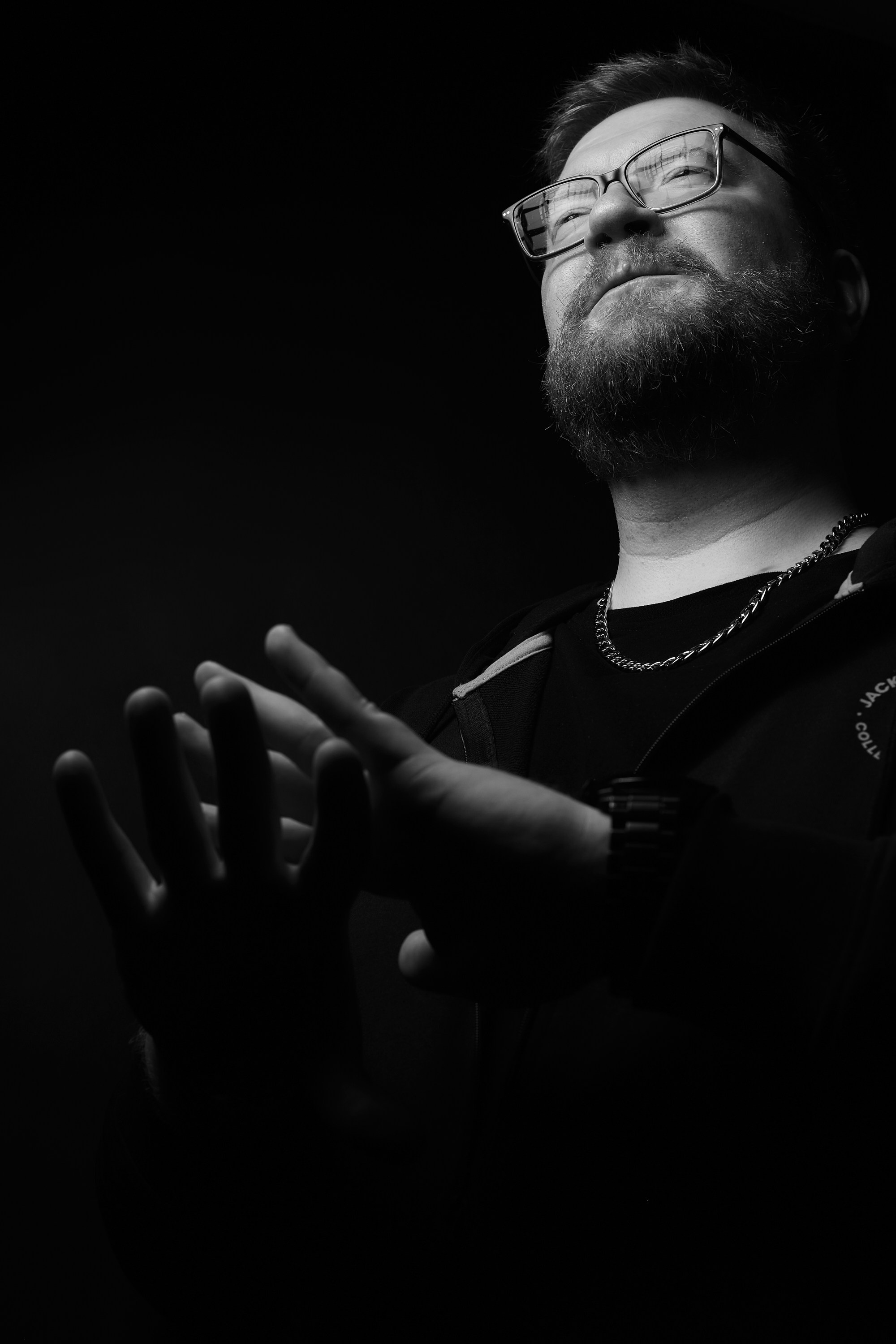 У меня дома (ЧБ)