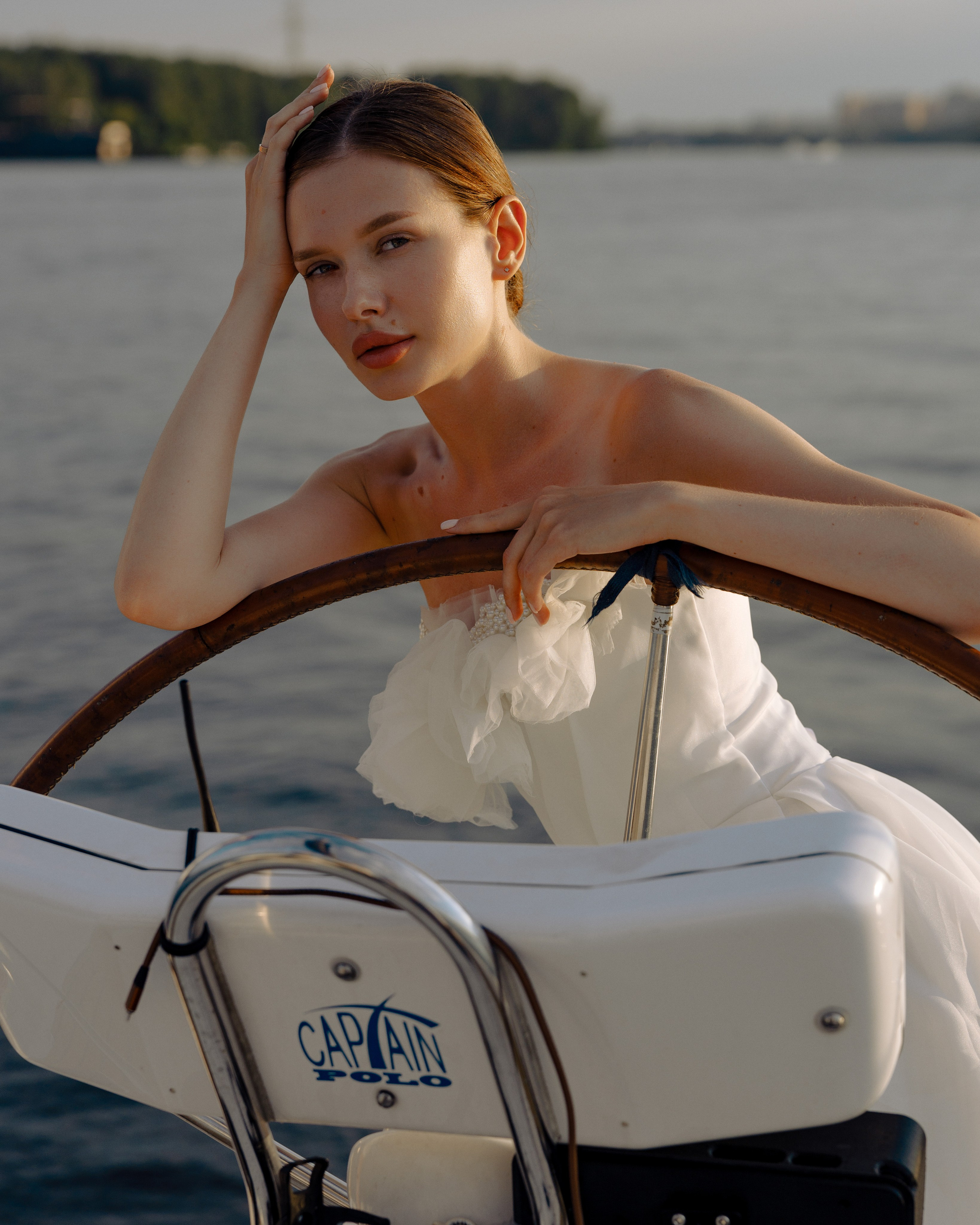 Свадебная фотосессия на яхте. Фотограф, ретушёр в Москве