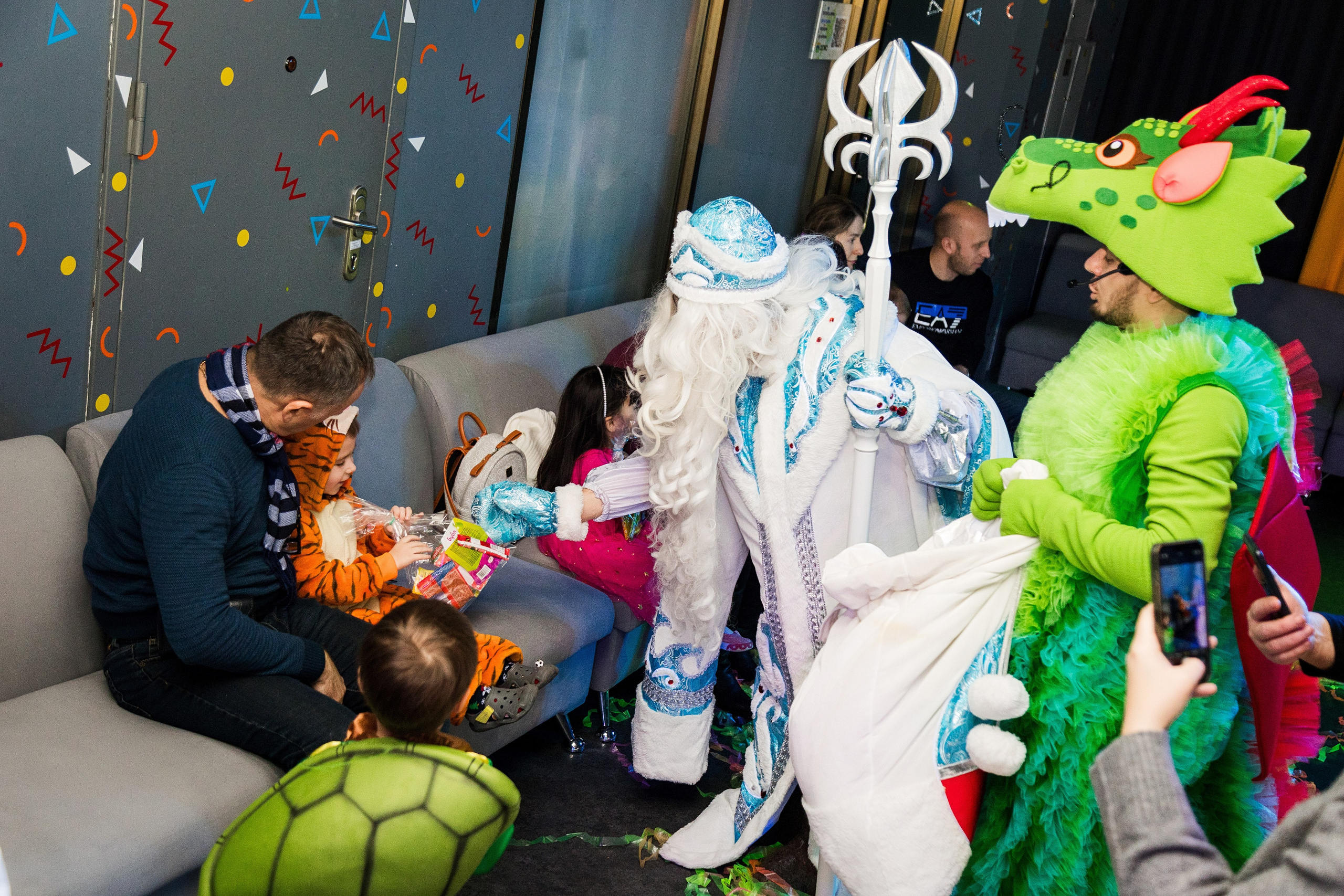 Новогодние утренники. Детский фотограф видеограф в Хабаровске Михаил Орлов