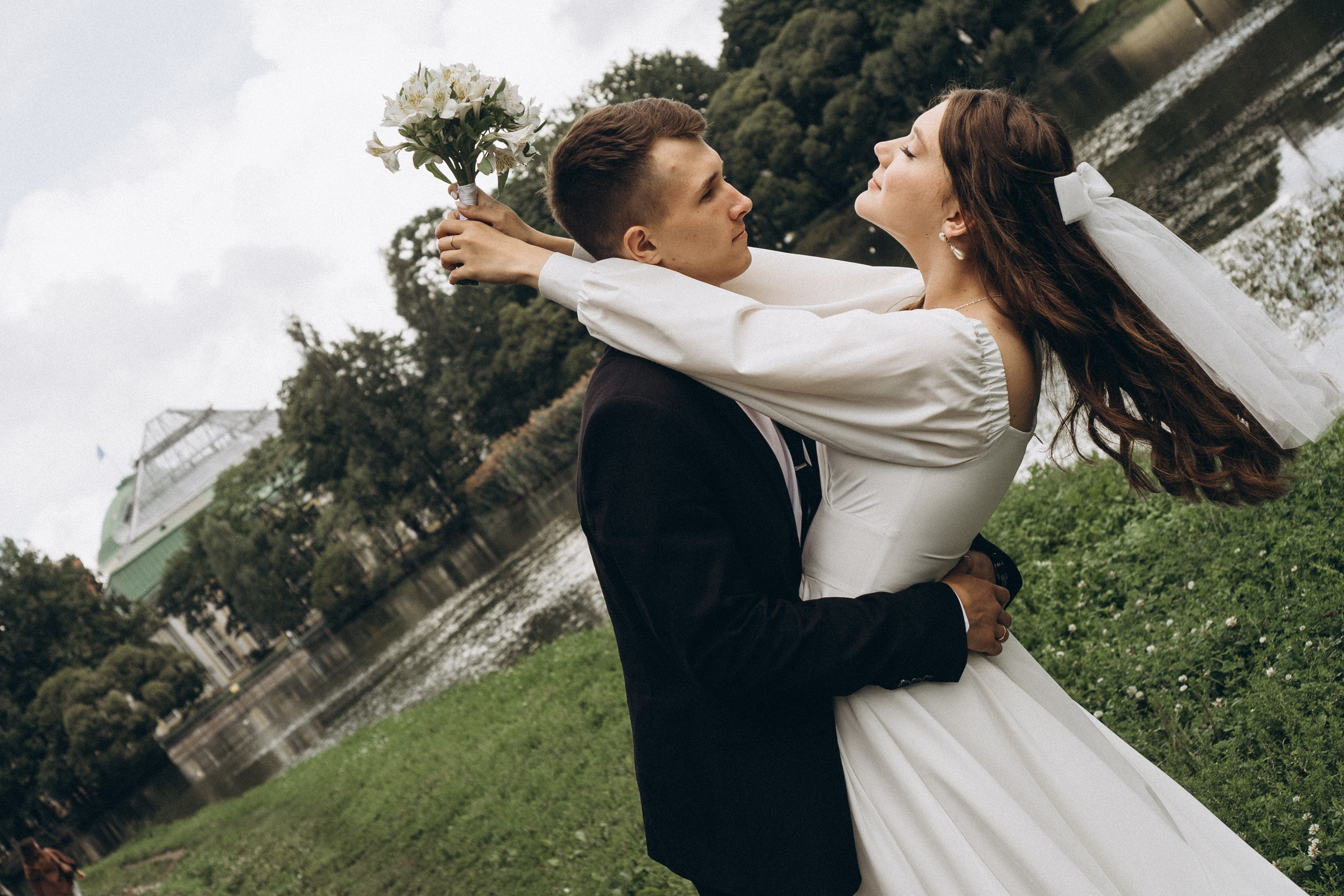 СВАДЕБНАЯ СЬЕМКА В ТАВРИЧЕСКОМ САДУ И ПРОГУЛКА ПО ЧЕРНЫШЕВСКОЙ. Профессиональный фотограф, Санкт-Петербург — Виктория Богомолова