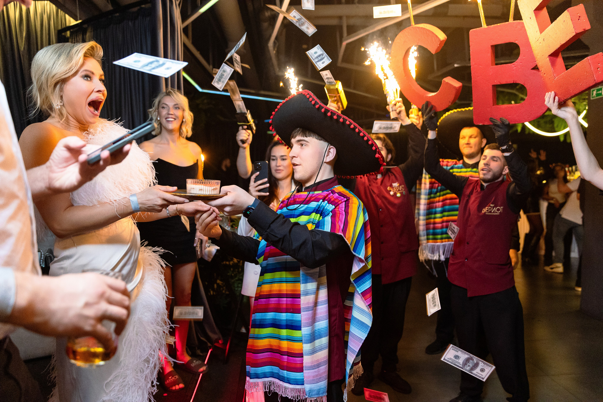 День Рождения Светланы. Клуб Бериот. Репортажный Фотограф Александр Назаров. Москва и М.О