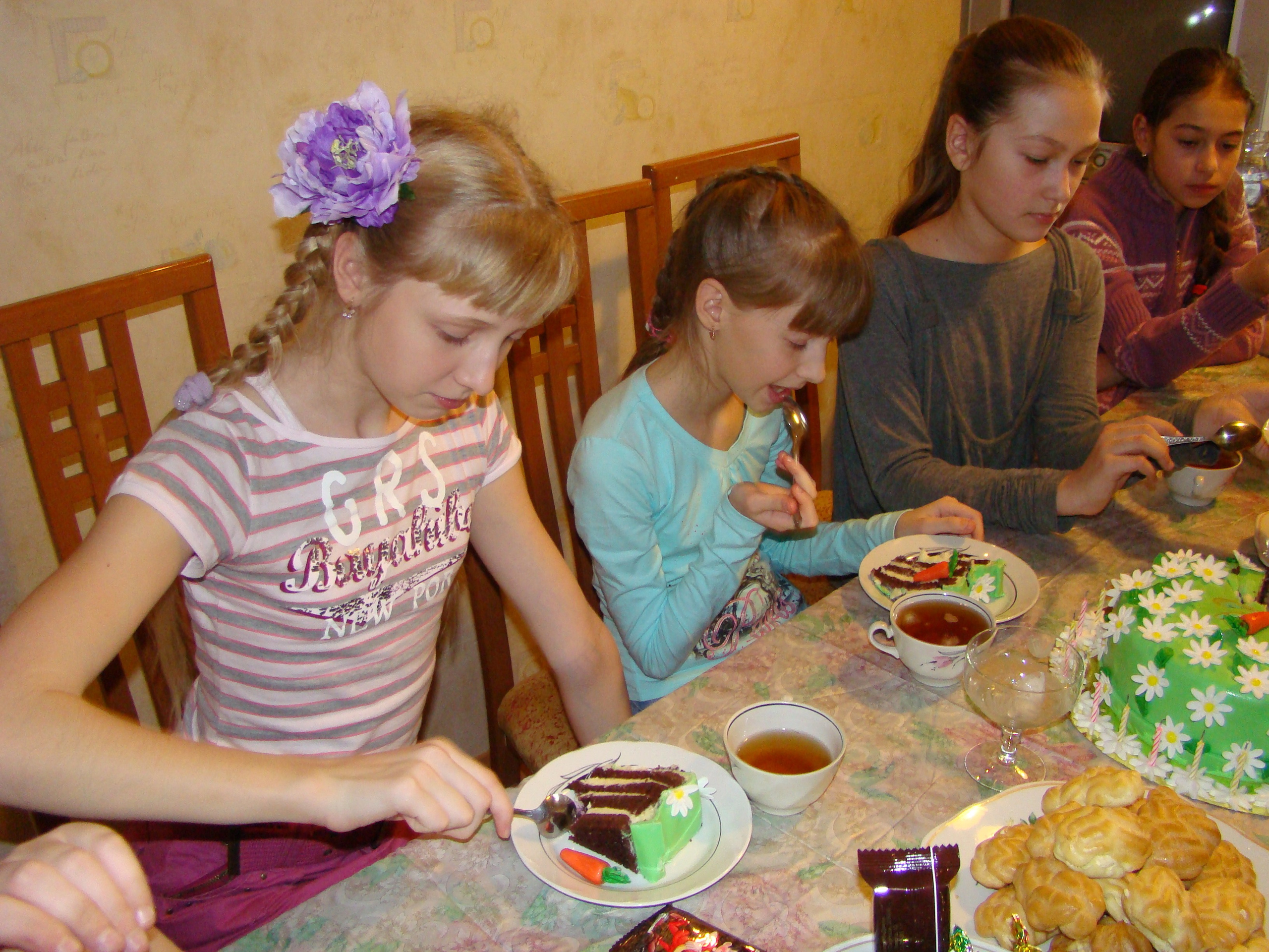 Катя ДР 12 лет Дома + Спортекс 04.12.2011. Семейный, Свадебный фотограф СПБ Питер— Романова Екатерина