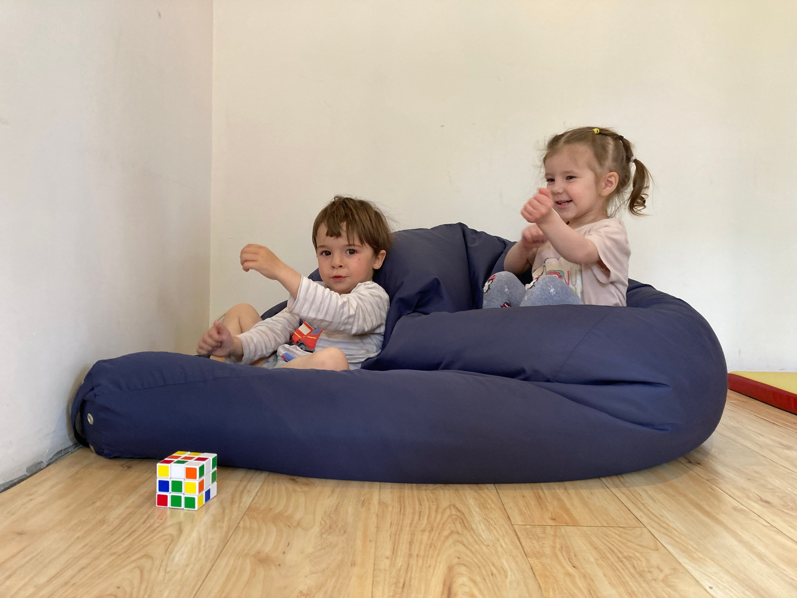 Дети. Смотри, красота!