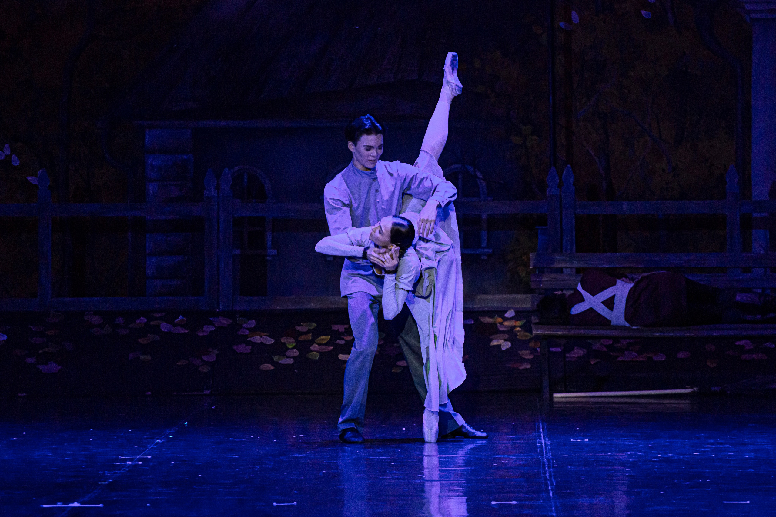 Анюта — спектакль — премьера на сцене Зимнего театра Марийского театра оперы и балета. Фотограф в Сочи Юрий Шептаев