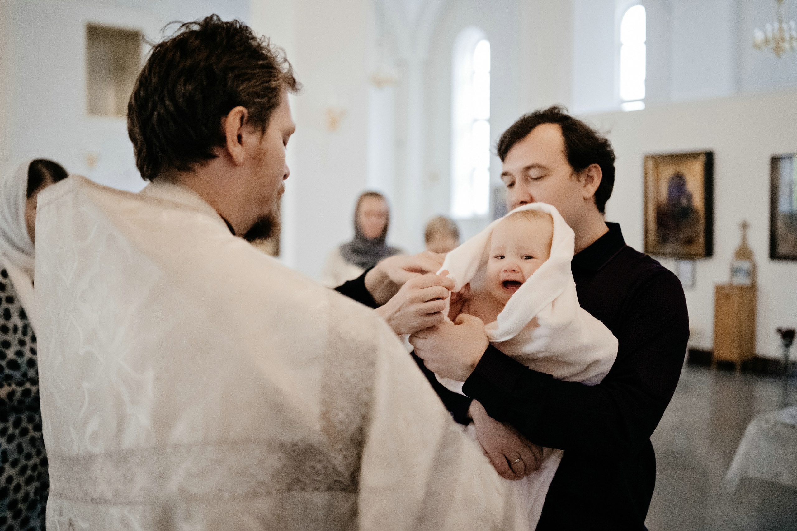 Фотосъемка крестин в храме.