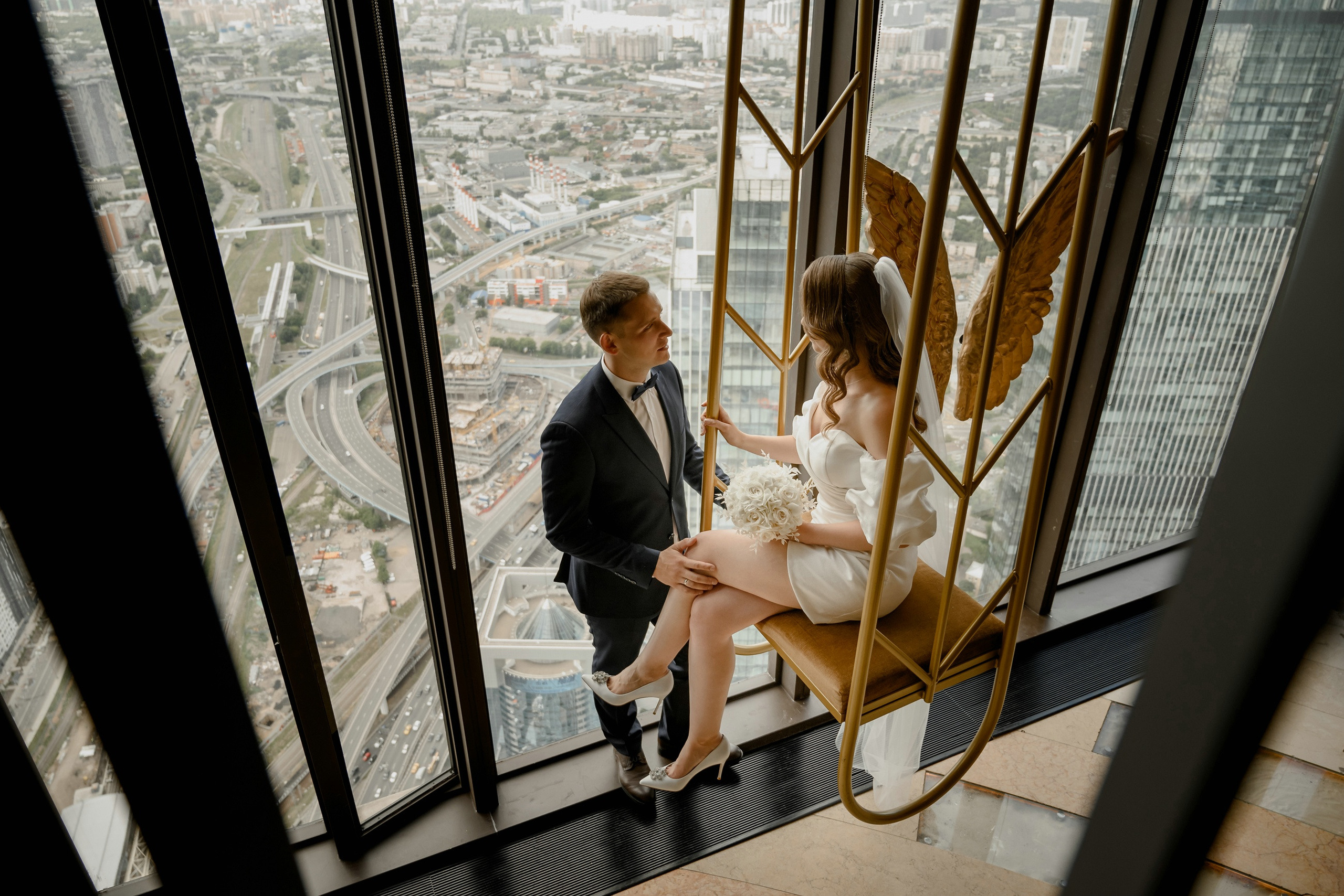 Фотограф в ЗАГС в ресторане Birds башня Око Москва-Сити. Свадебный и семейный фотограф в Москве Светлана Зоткина