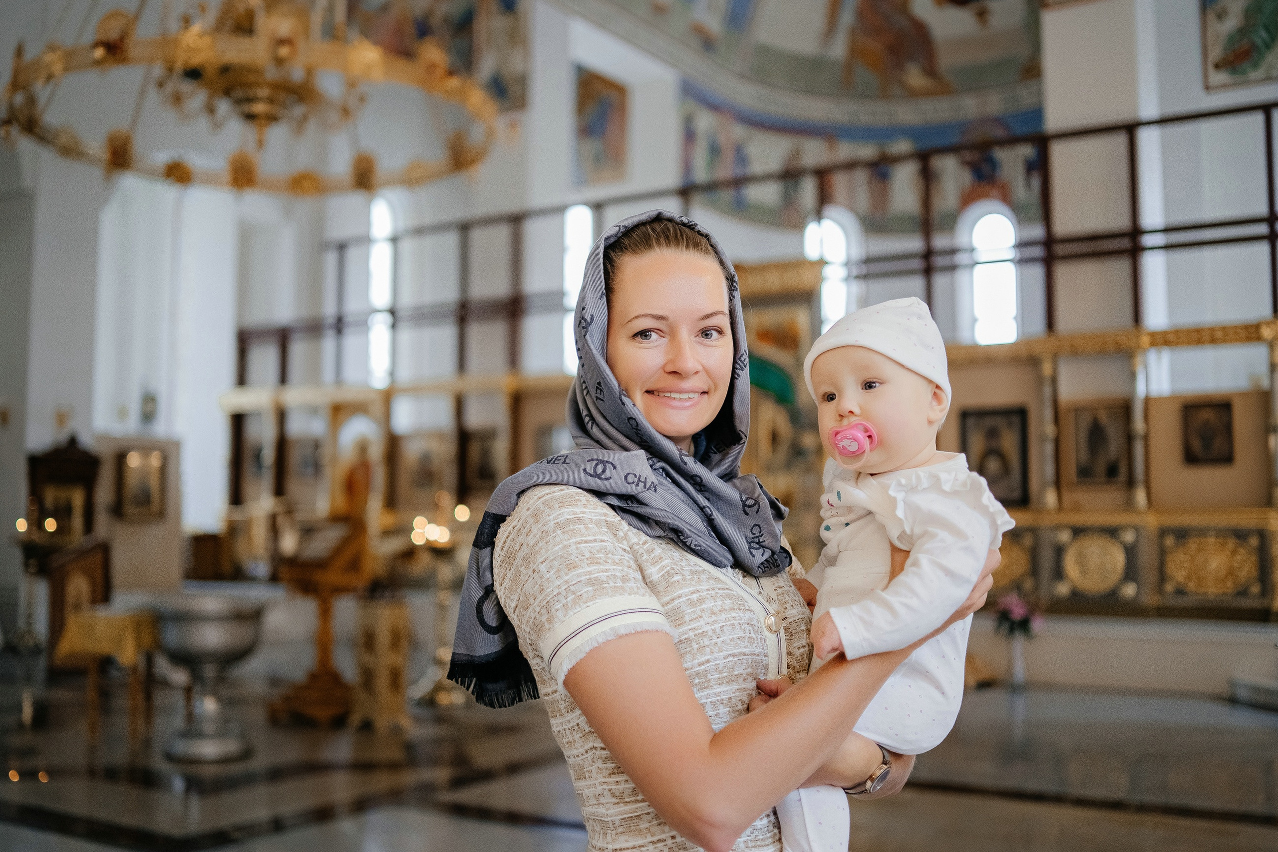 Что дарит крестная на крестины девочке?