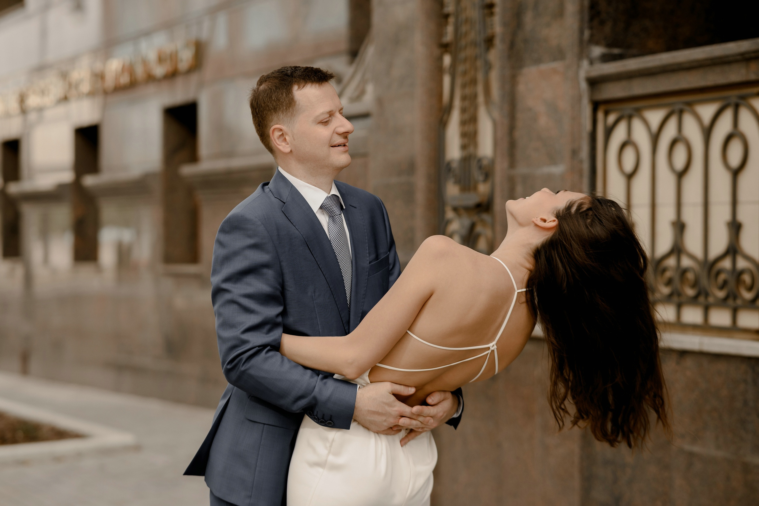 Свадебная прогулка в центре Москвы. Свадебный и семейный фотограф в Москве Светлана Зоткина