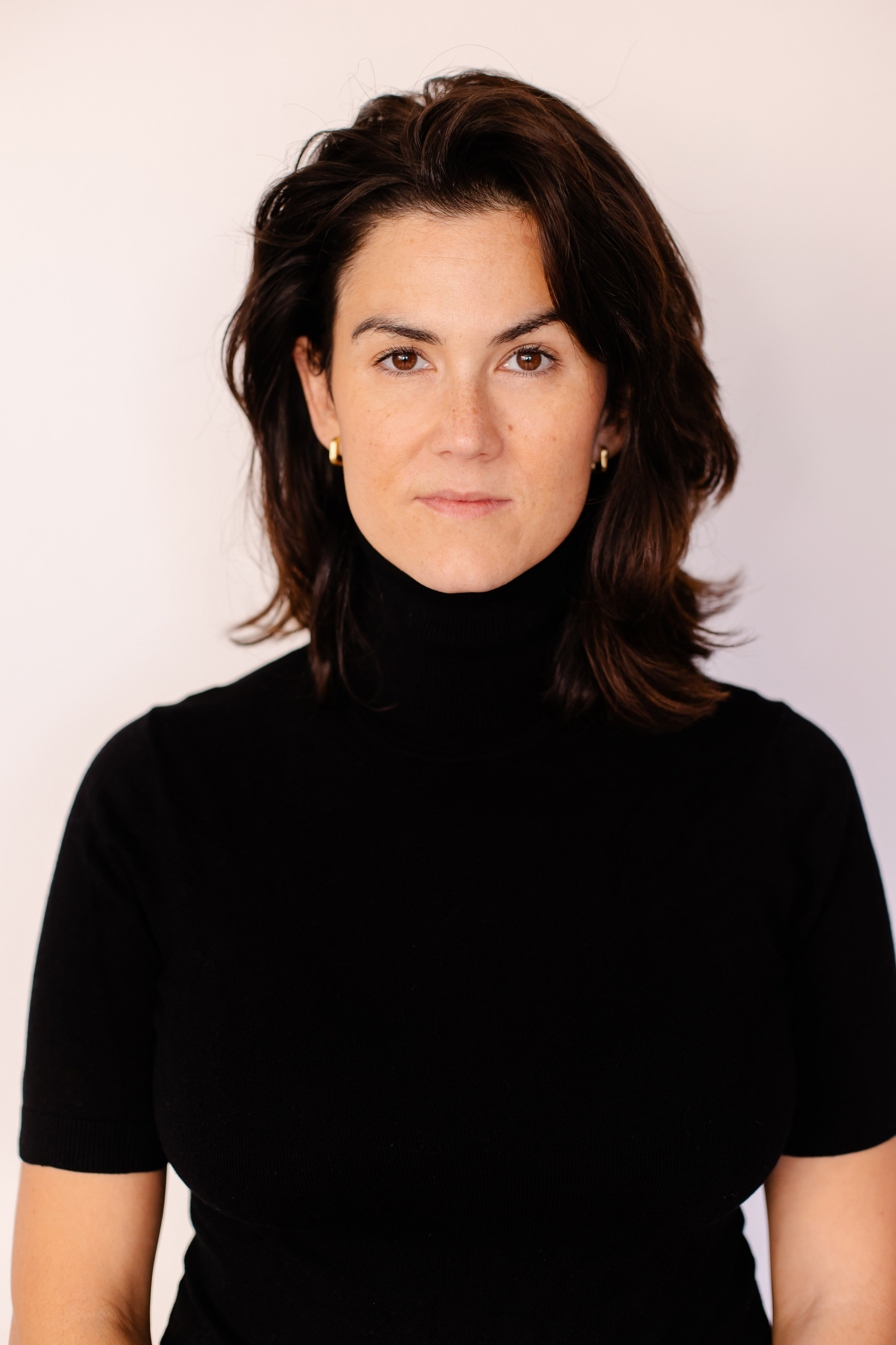 Professionelle Fotos für Bewerbung, LinkedIn und berufliche Profile. Fotografin in München Dasha Antipina