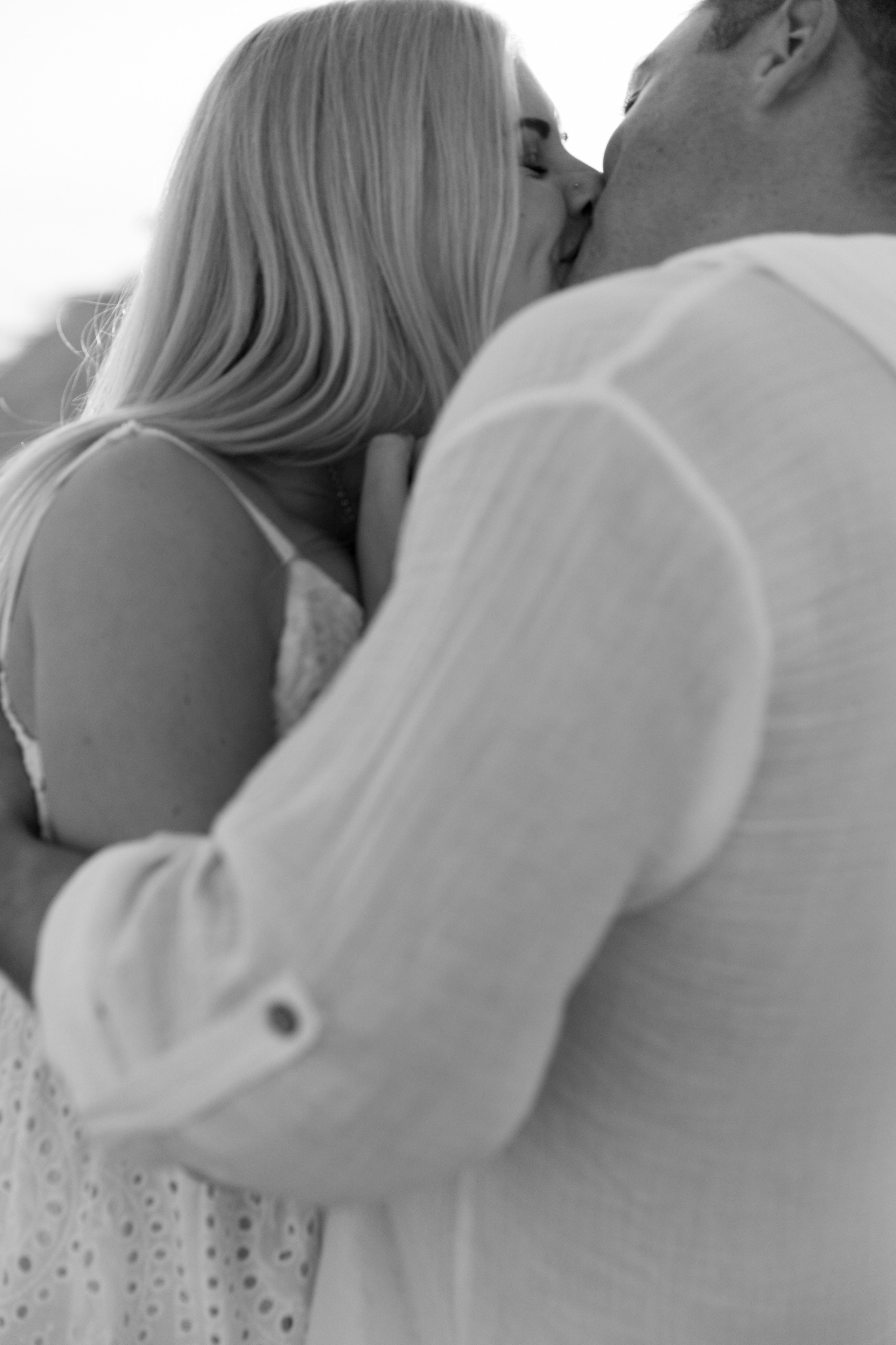 Love story на природе с машиной. Свадебный фотограф и видеограф Краснодар, Ростов, Сочи, Новороссийск