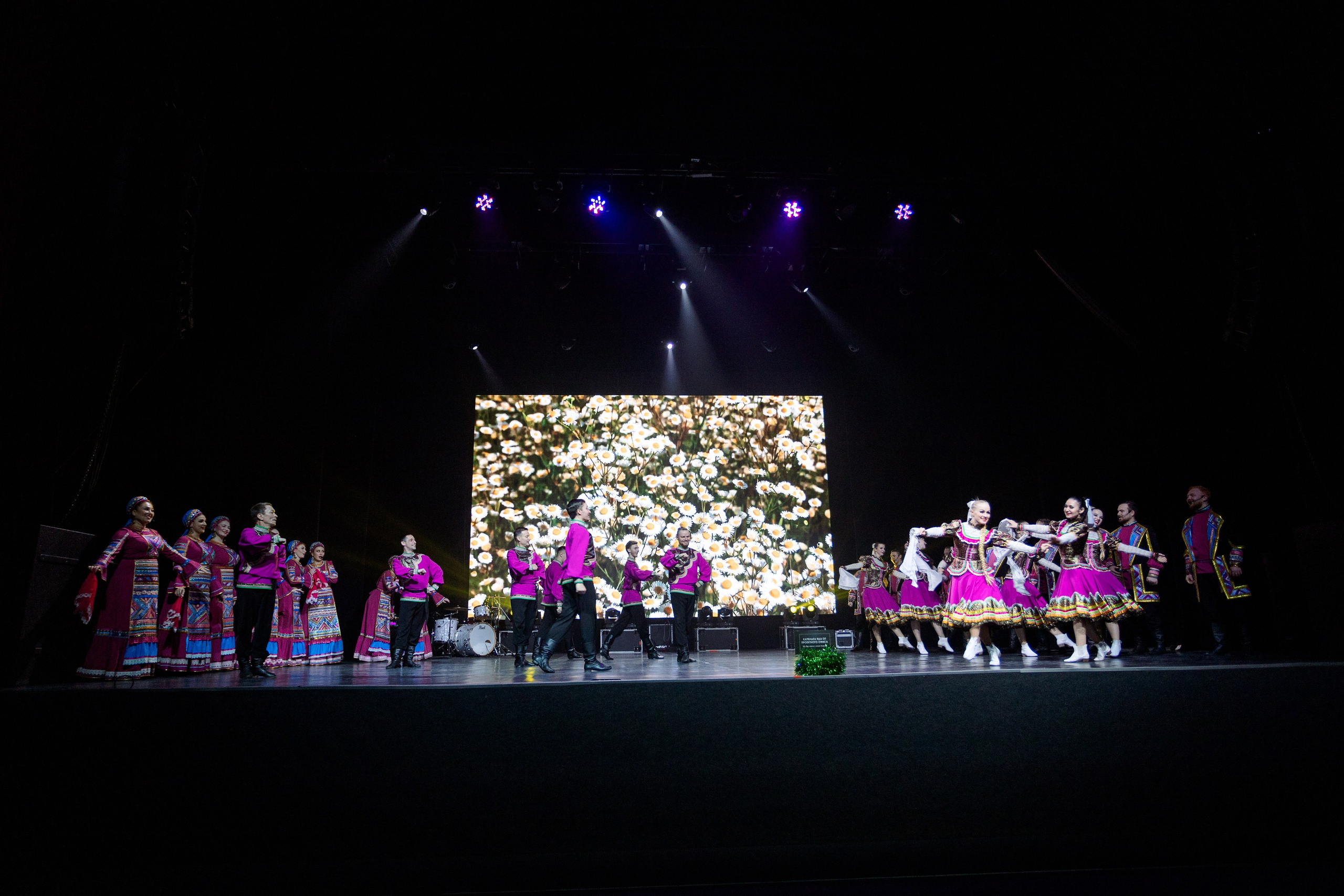 РЕПОРТАЖ: НОВЫЙ ГОД В ДК МЕТАЛЛУРГ. Профессиональный фотограф в Ижевске Леша Петров