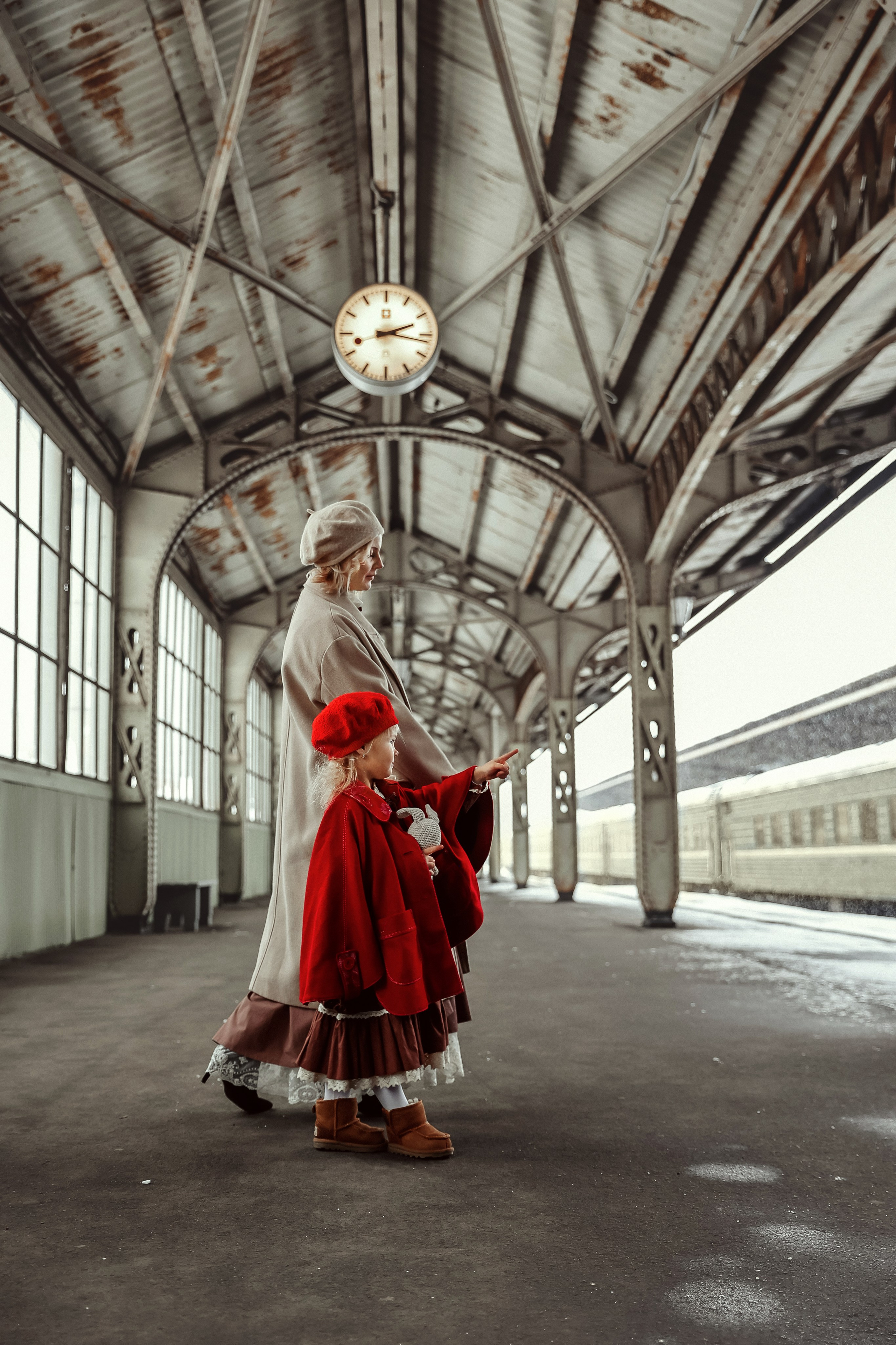 Ретро съемка на Витебском вокзале. Фотограф — Татьяна Кириллова, г. Санкт-Петербург