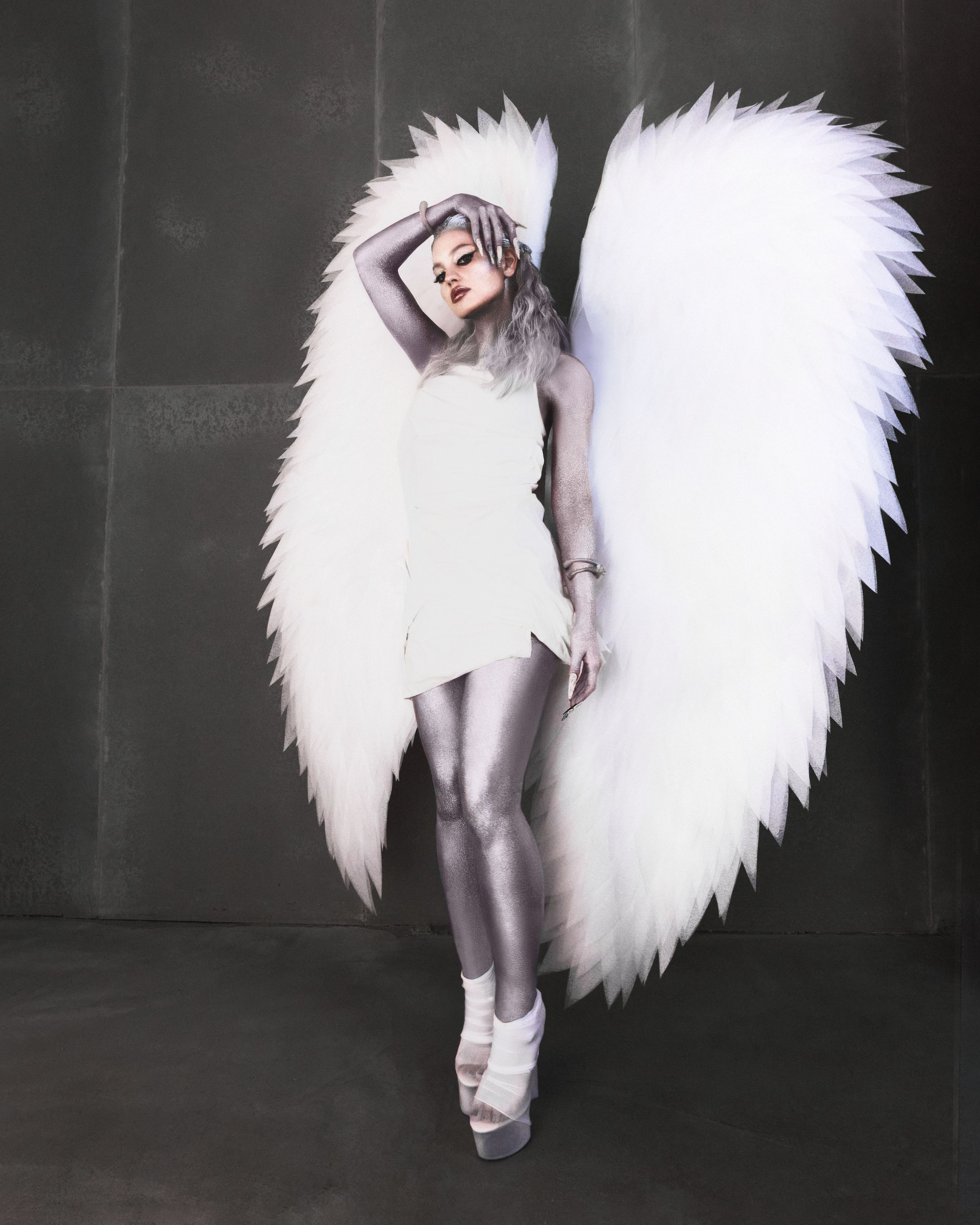 Dilara x 14 February. Святослав Лебедев | Рекламный фотограф — Коммерческая съемка, Арт-дирекшн, AI-интеграция