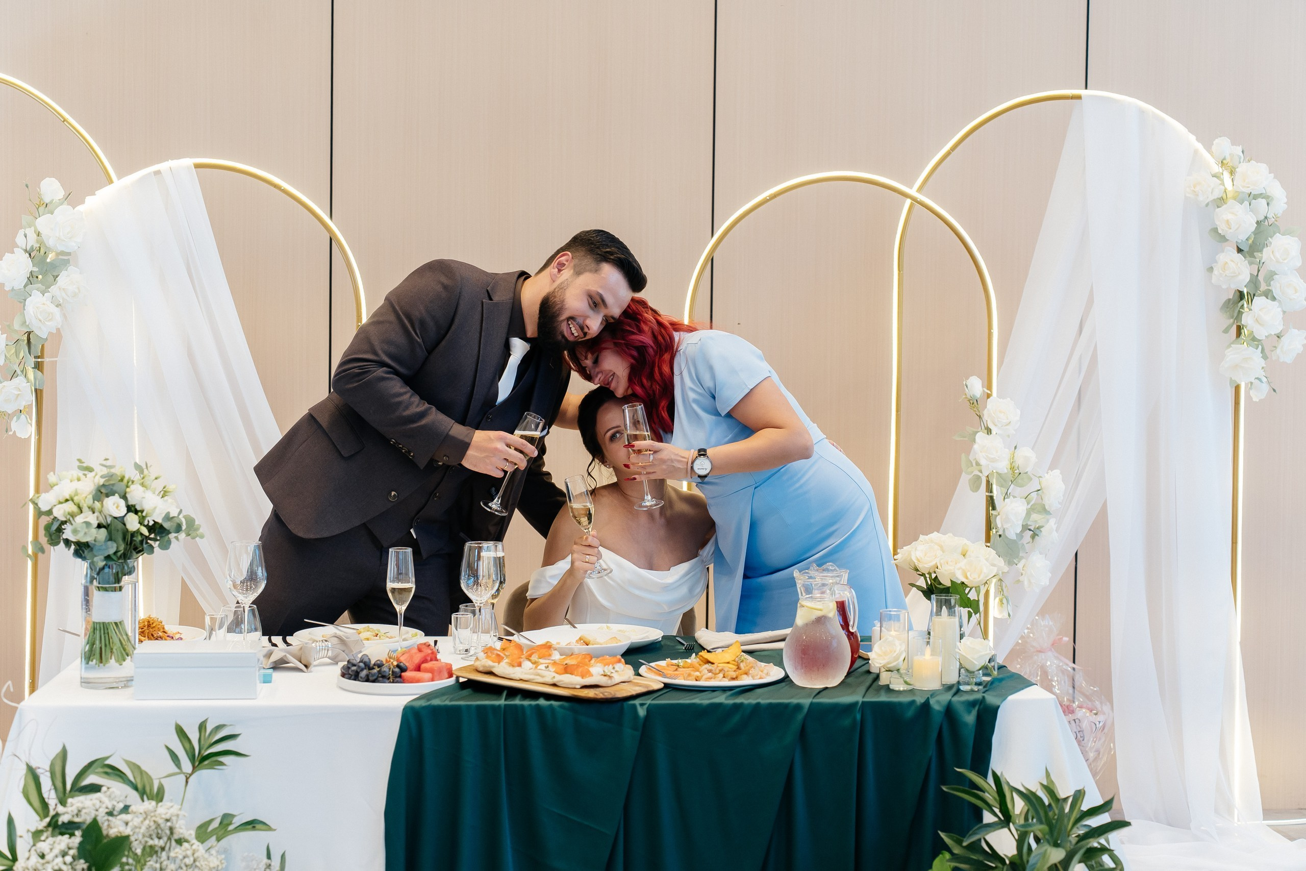 Свадебный репортаж. Для тех, кто не ждёт удачи, а создаёт её. Каждая фотосессия — это твой момент, твой стиль, твой успех. 📸