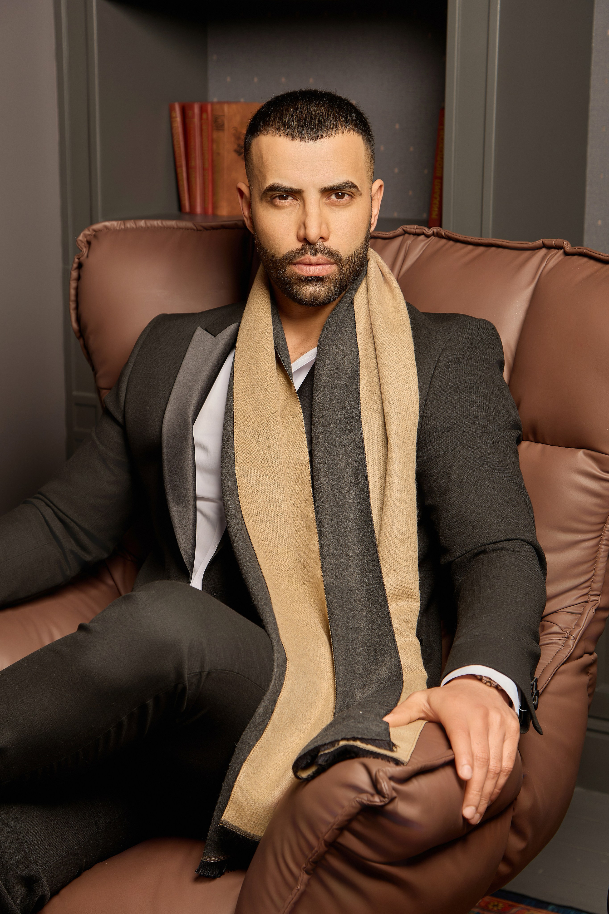 Фотосессия мужских шарфов. Фотограф Руслан Потапов в Краснодаре